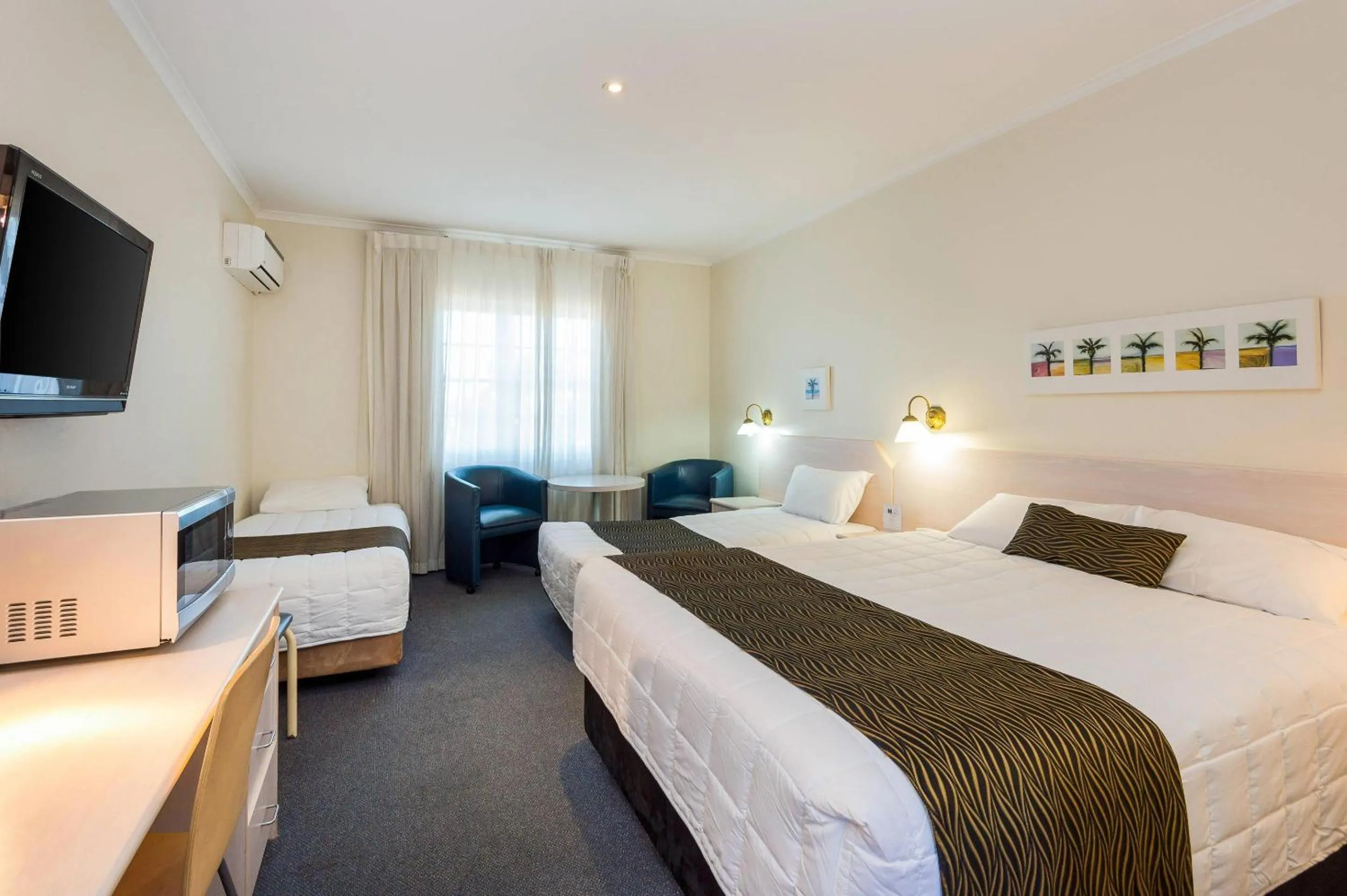 Bedroom, Bed in Comfort Inn All Seasons