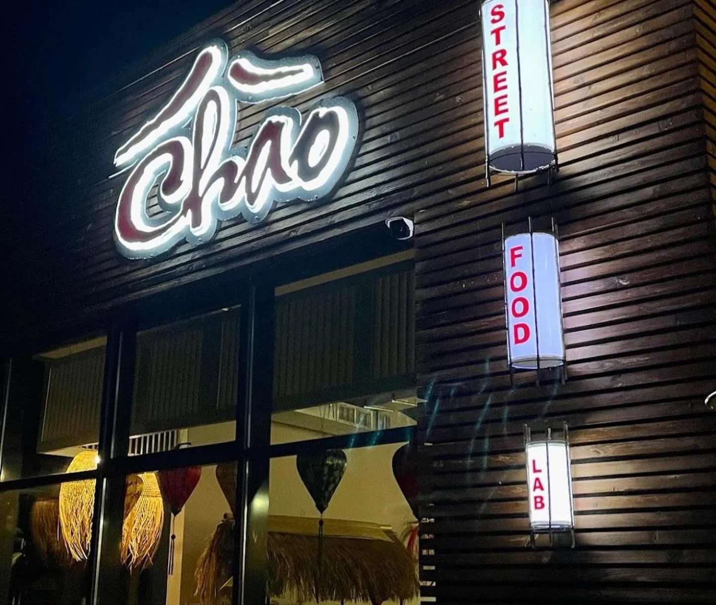 Restaurant/places to eat in Local Stay Hotel, BW Signature Collection