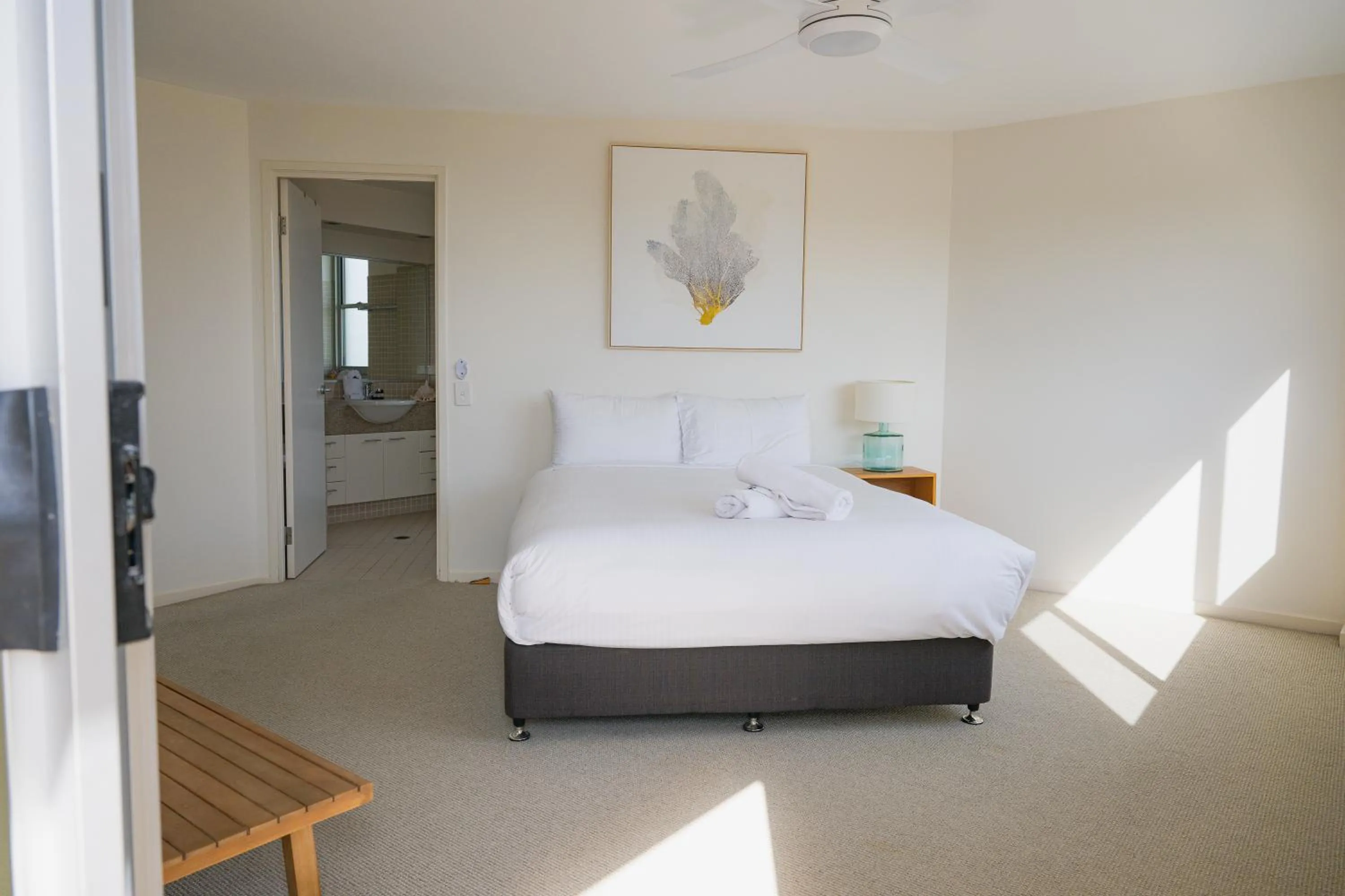 Bedroom, Bed in Grandview Apartments