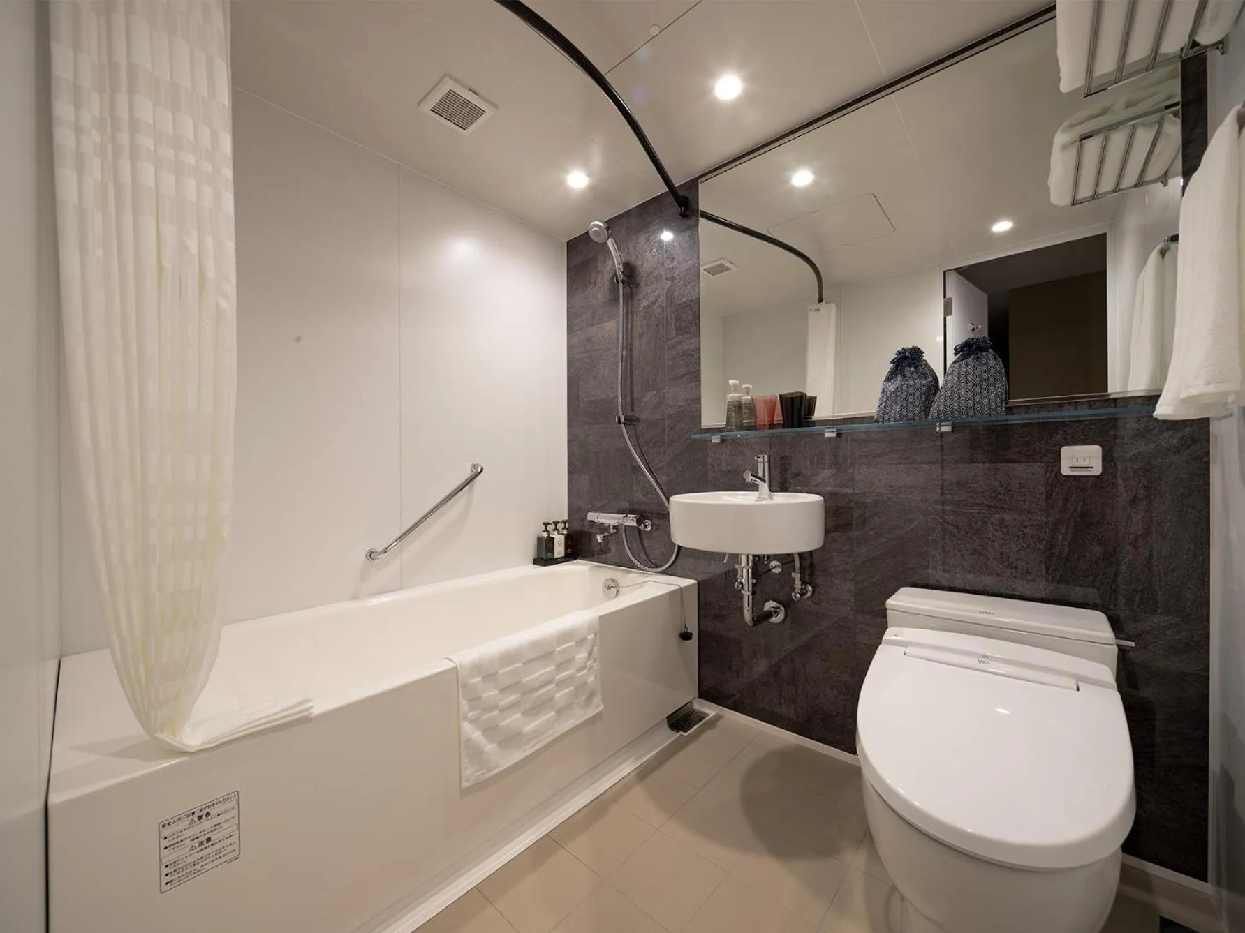 Photo of the whole room in Hotel Resol Kyoto Kawaramachi Sanjo