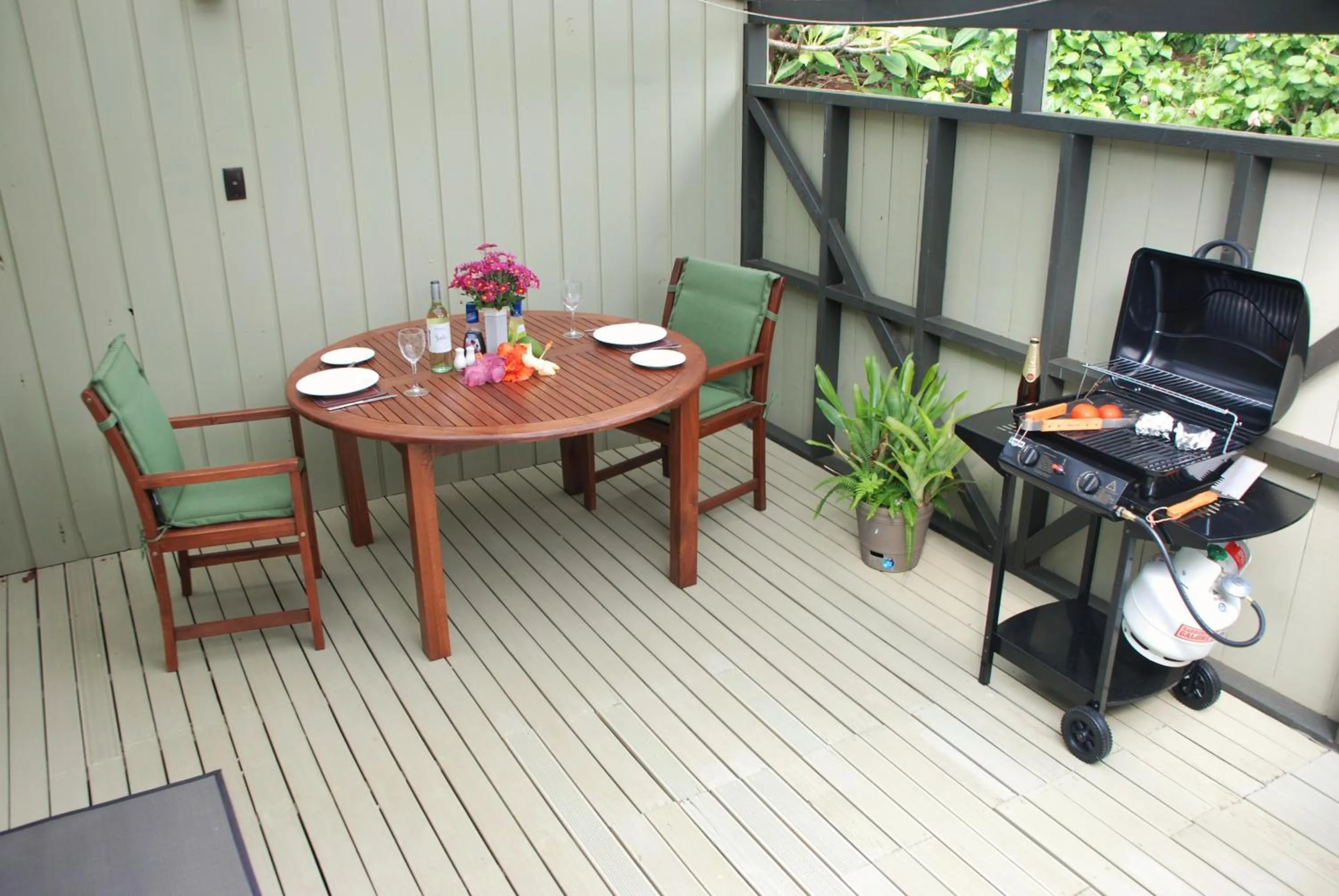 BBQ facilities in Cascade Garden Apartments