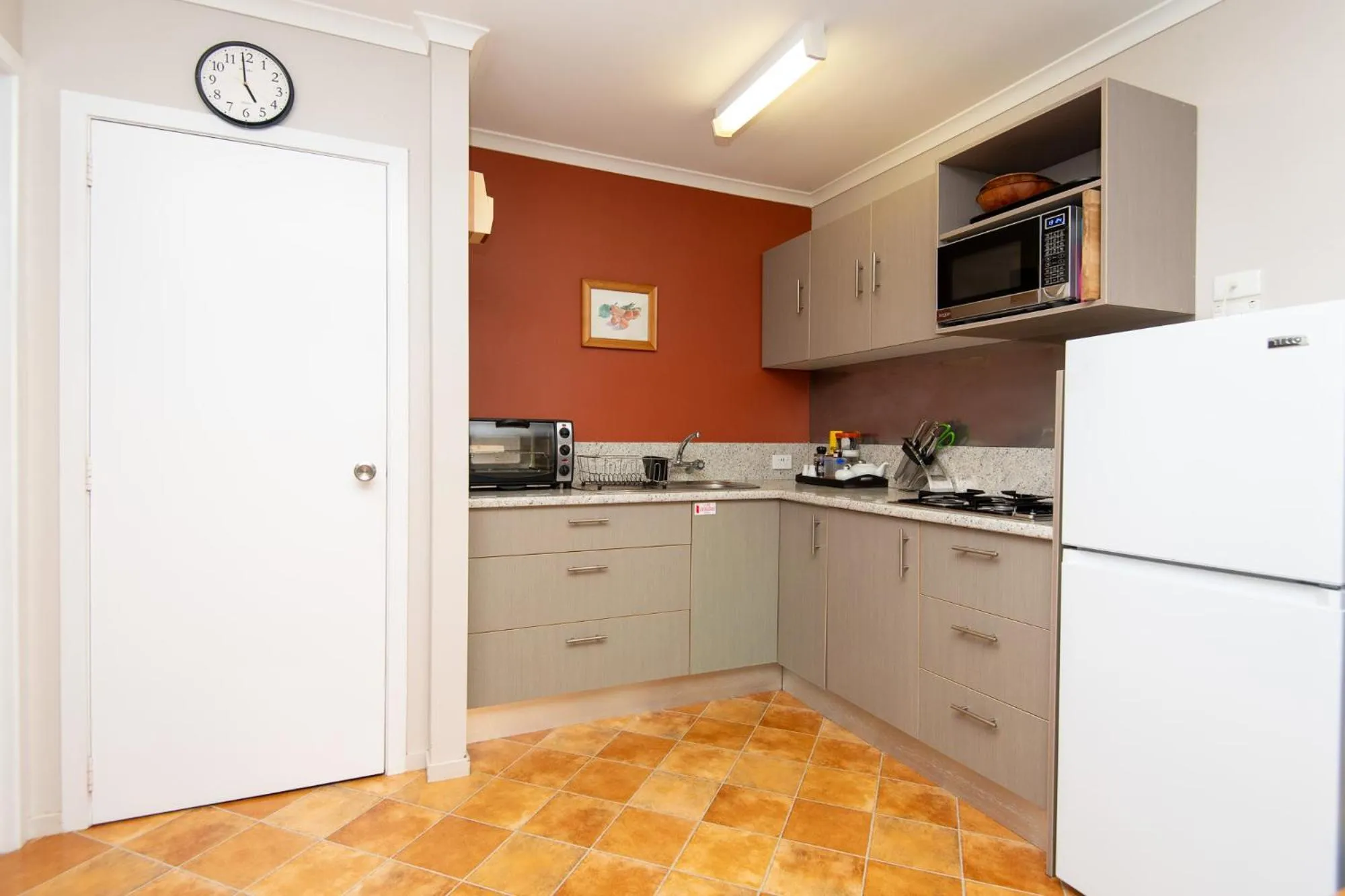 Kitchen or kitchenette in Cascade Garden Apartments