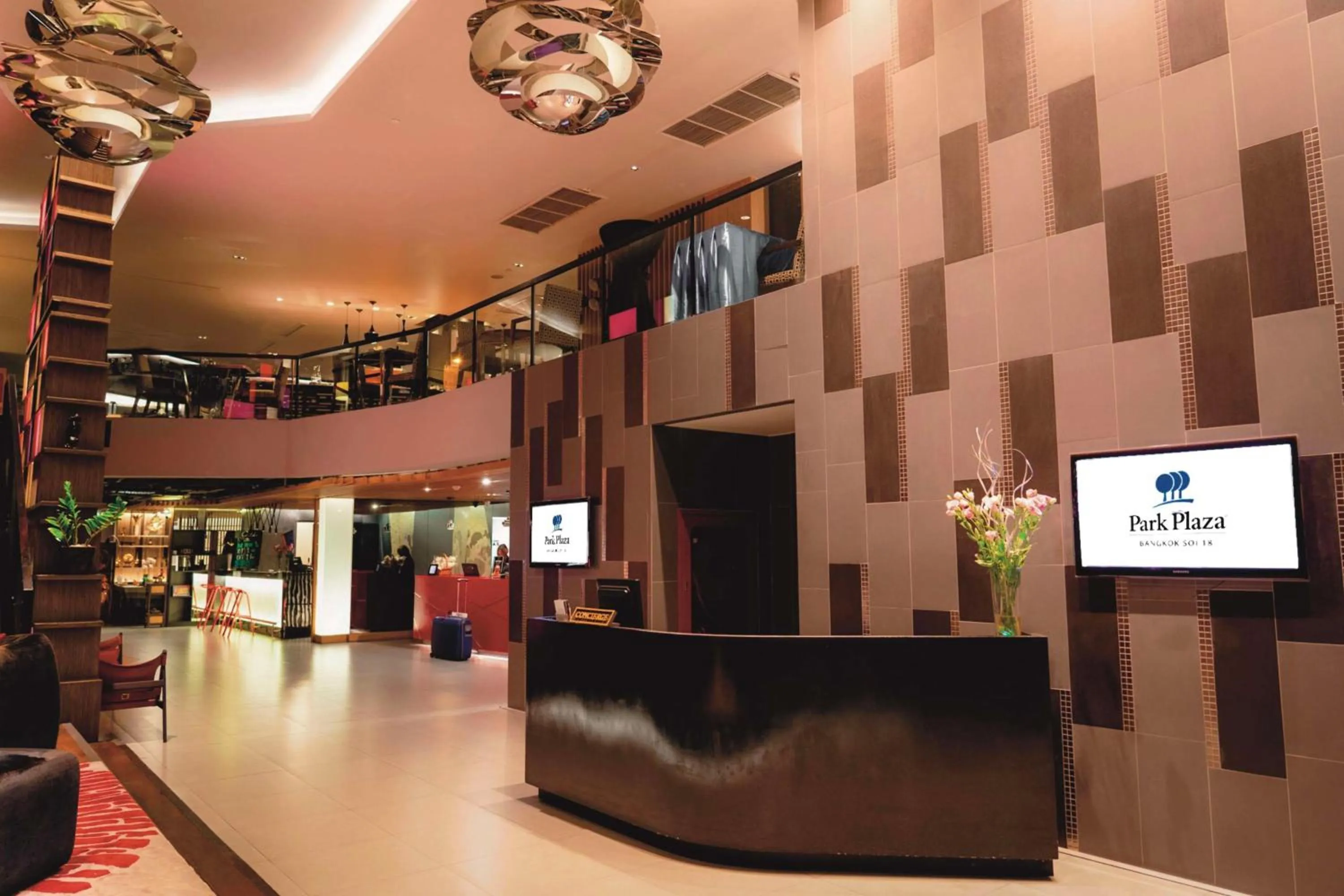 Lobby or reception in Park Plaza Bangkok Soi 18