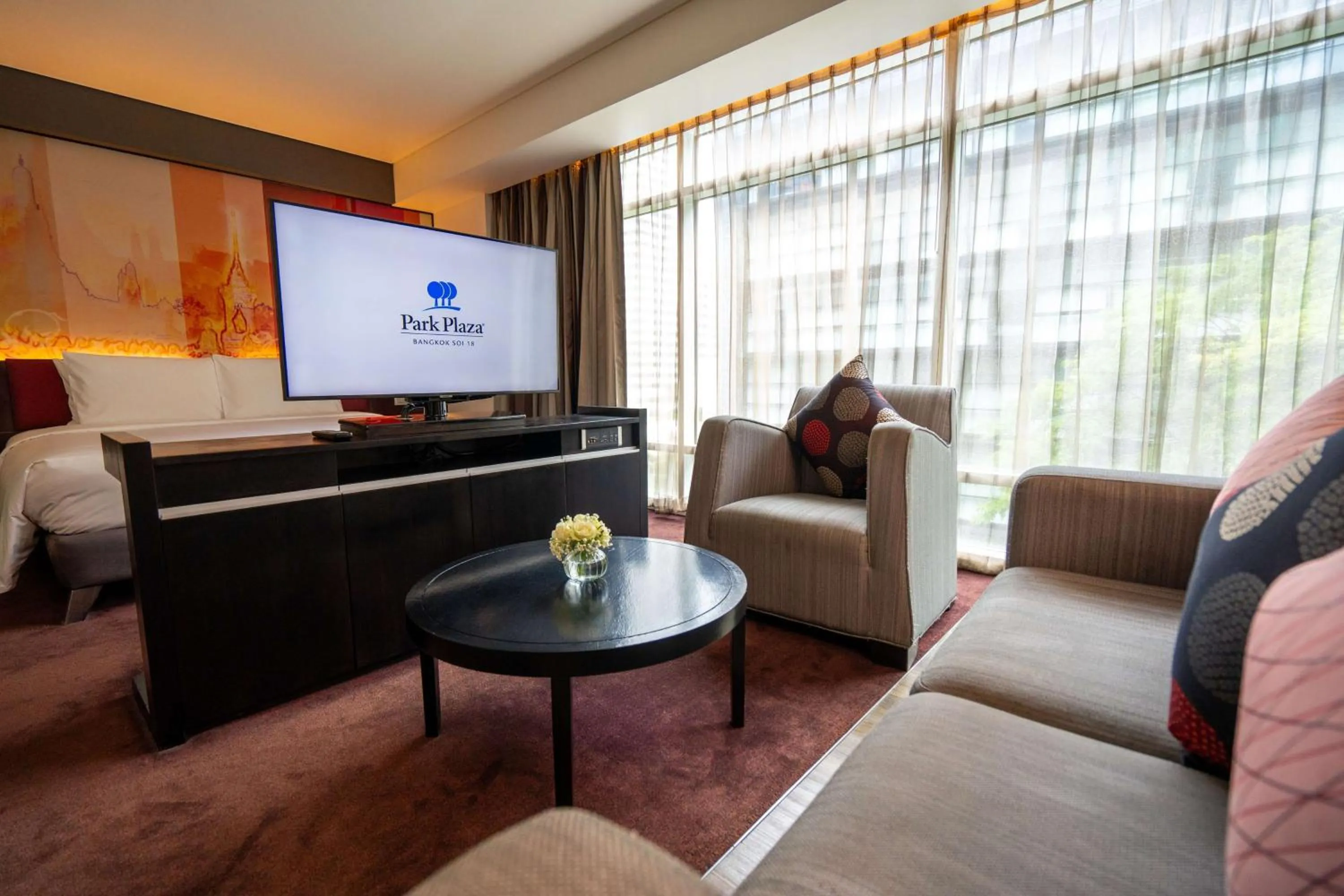 Photo of the whole room in Park Plaza Bangkok Soi 18