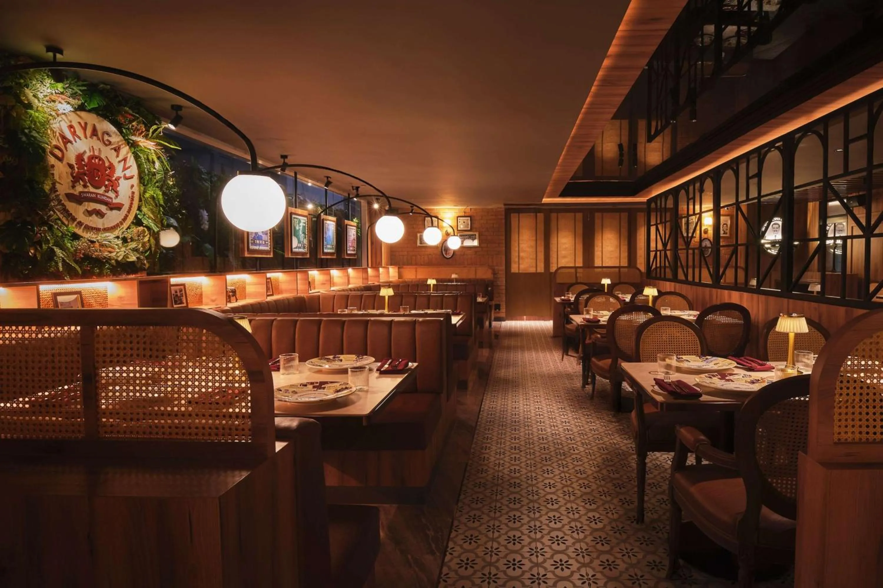 Restaurant/places to eat in Park Plaza Bangkok Soi 18