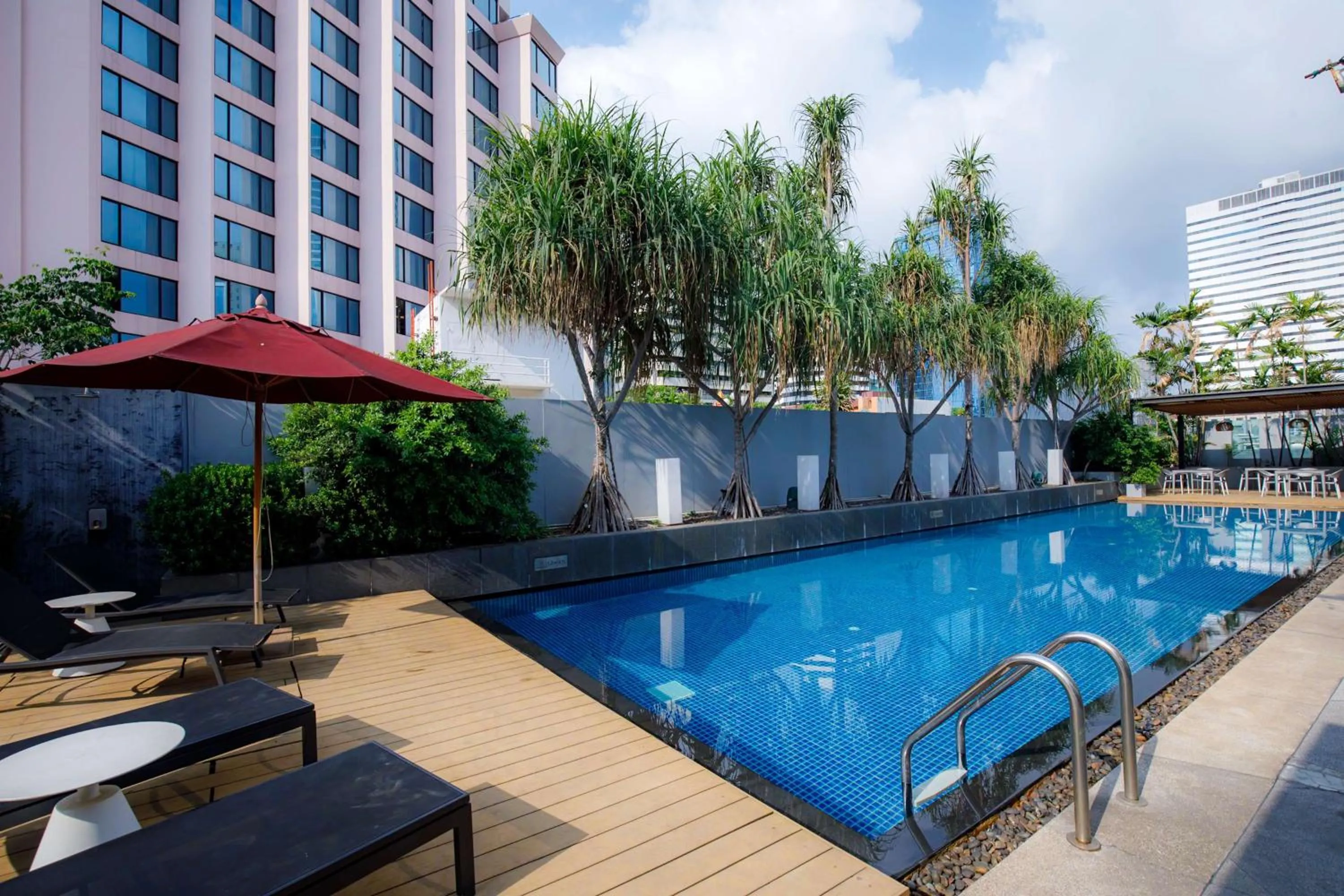Pool view in Park Plaza Bangkok Soi 18