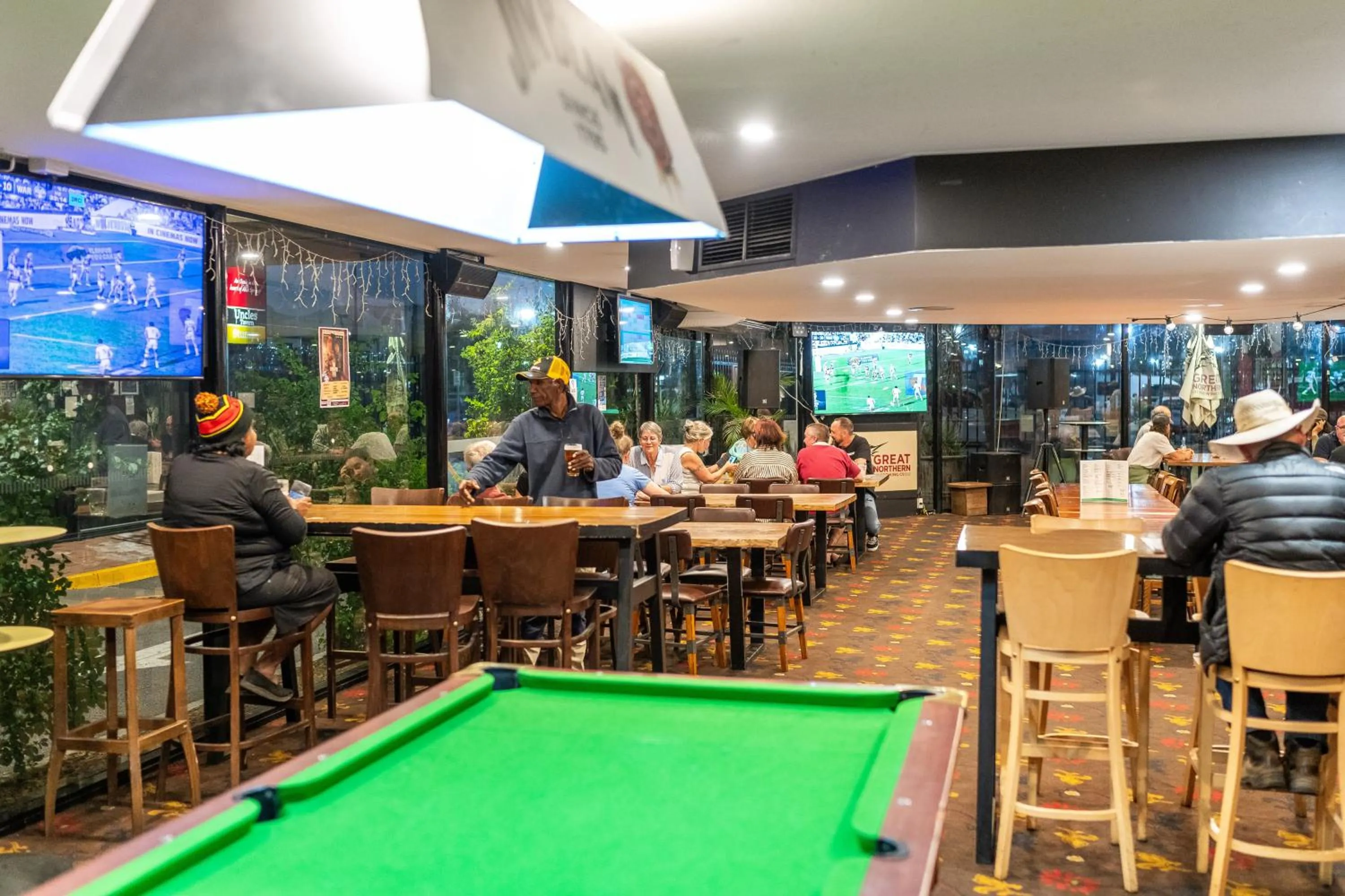 Restaurant/places to eat in Diplomat Hotel Alice Springs
