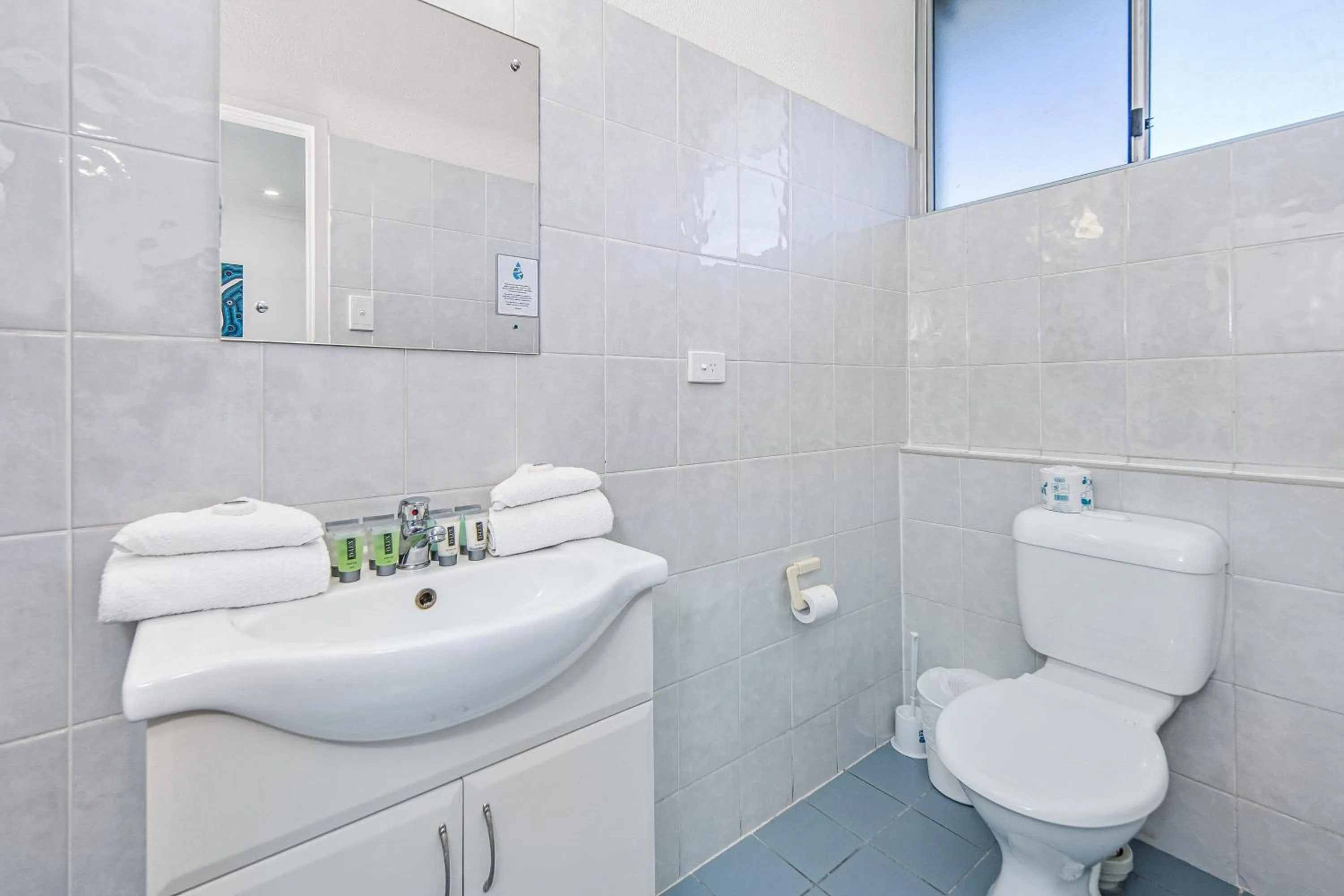 Bathroom in Diplomat Hotel Alice Springs