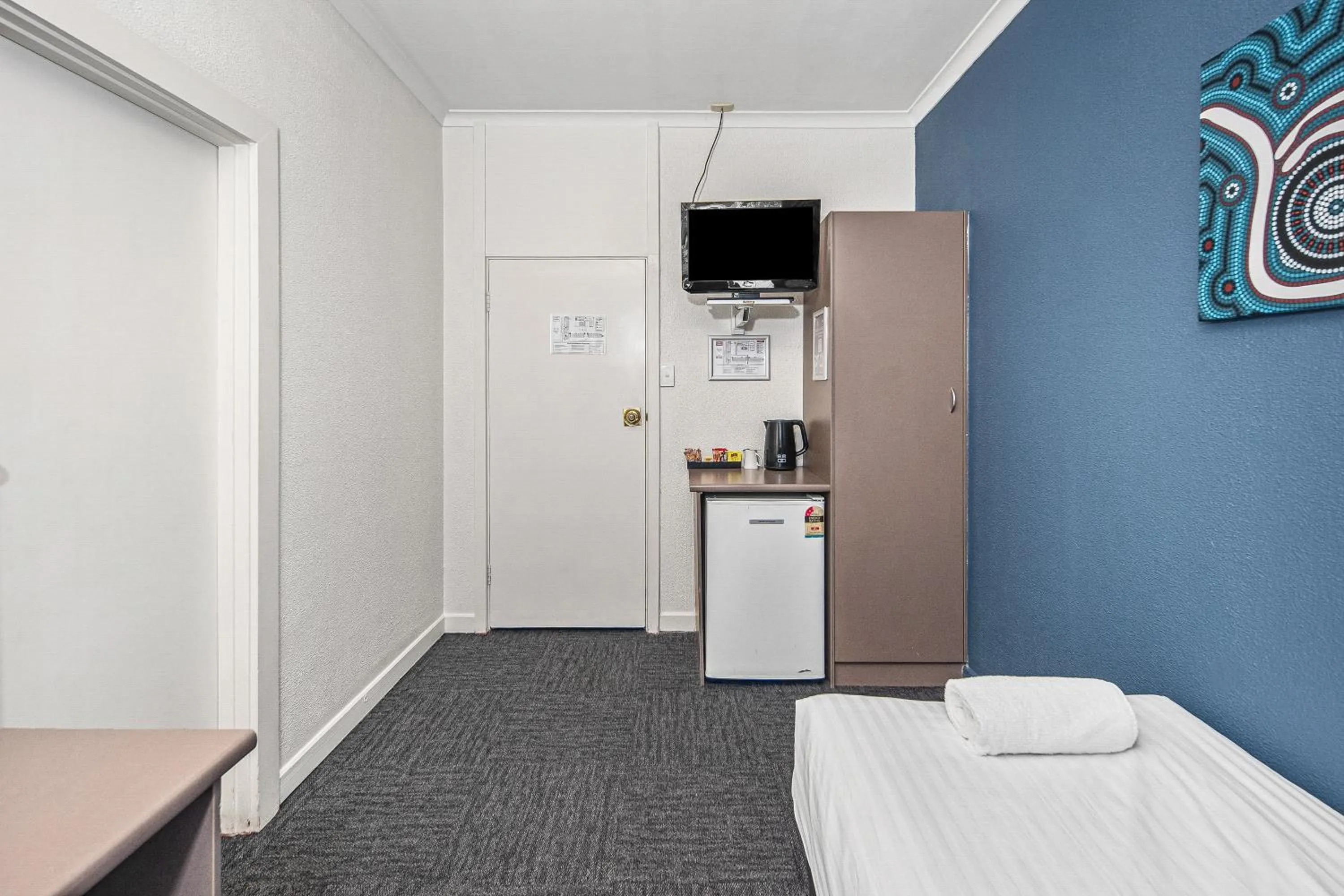 Bed in Diplomat Hotel Alice Springs