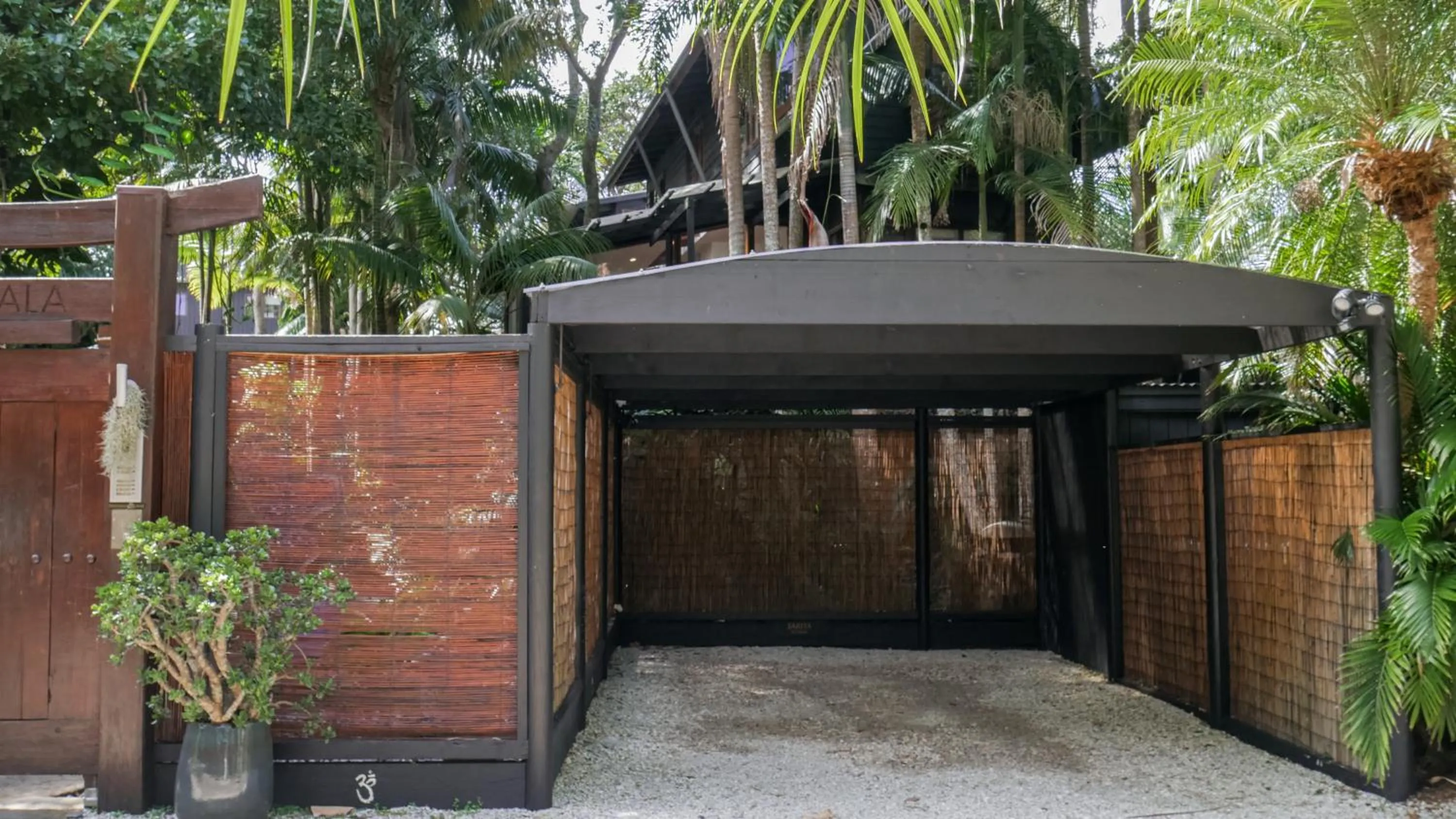 Parking in Shambhala @ Byron