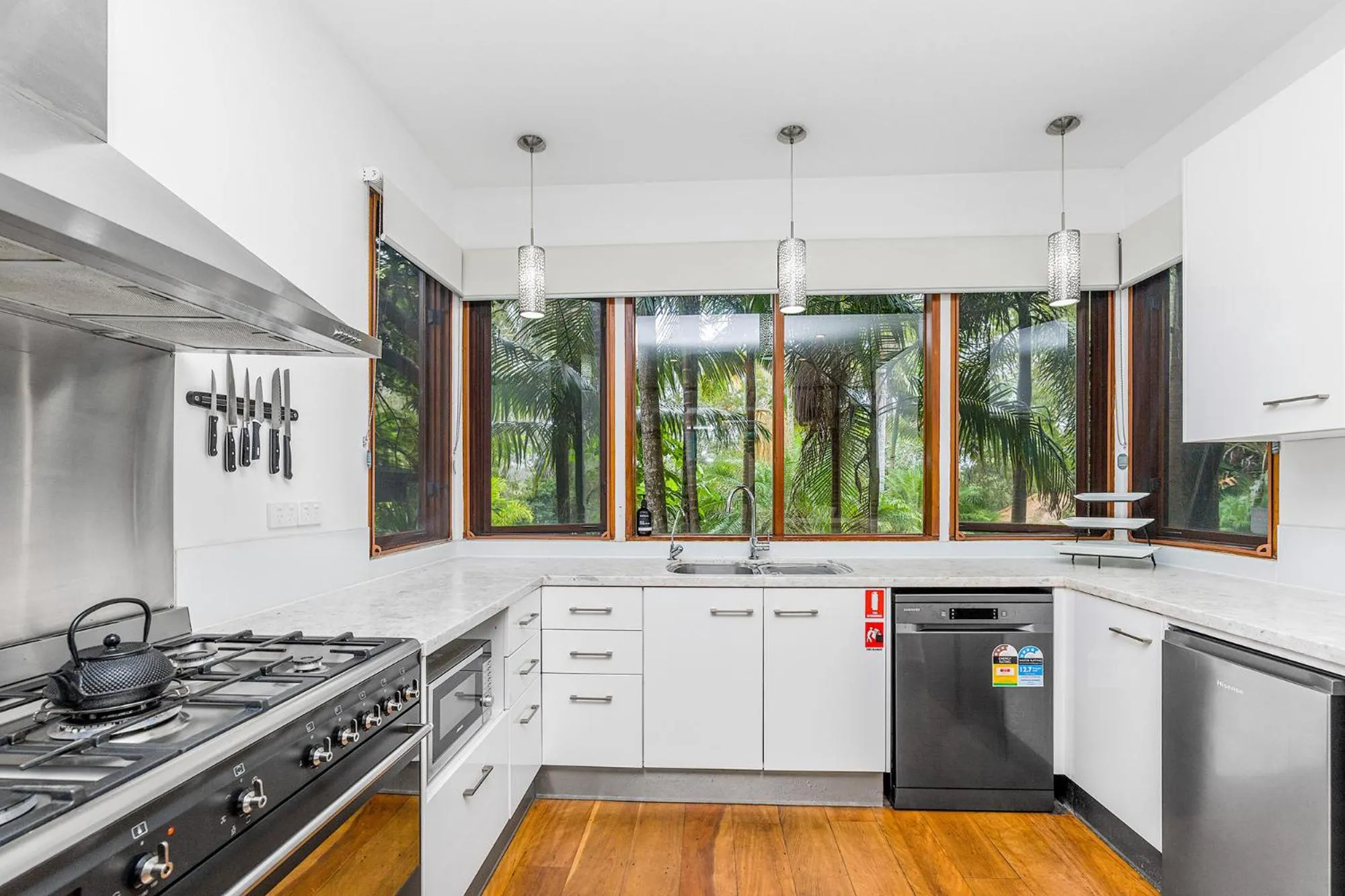 Kitchen or kitchenette in Shambhala @ Byron