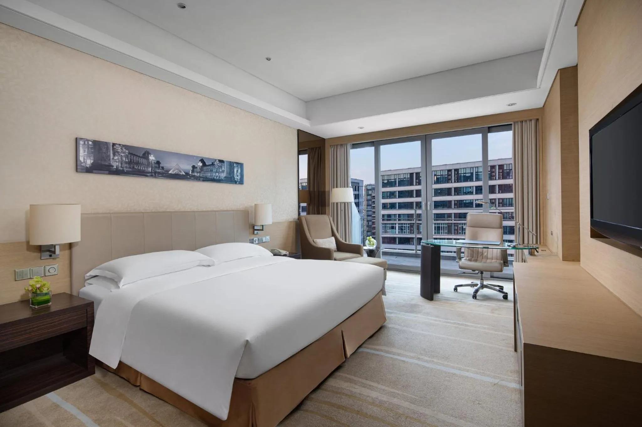 Photo of the whole room, Bed in Crowne Plaza Guangzhou Huadu by IHG - Free Shuttle bus between hotel to Exhibition Center During Canton Fair