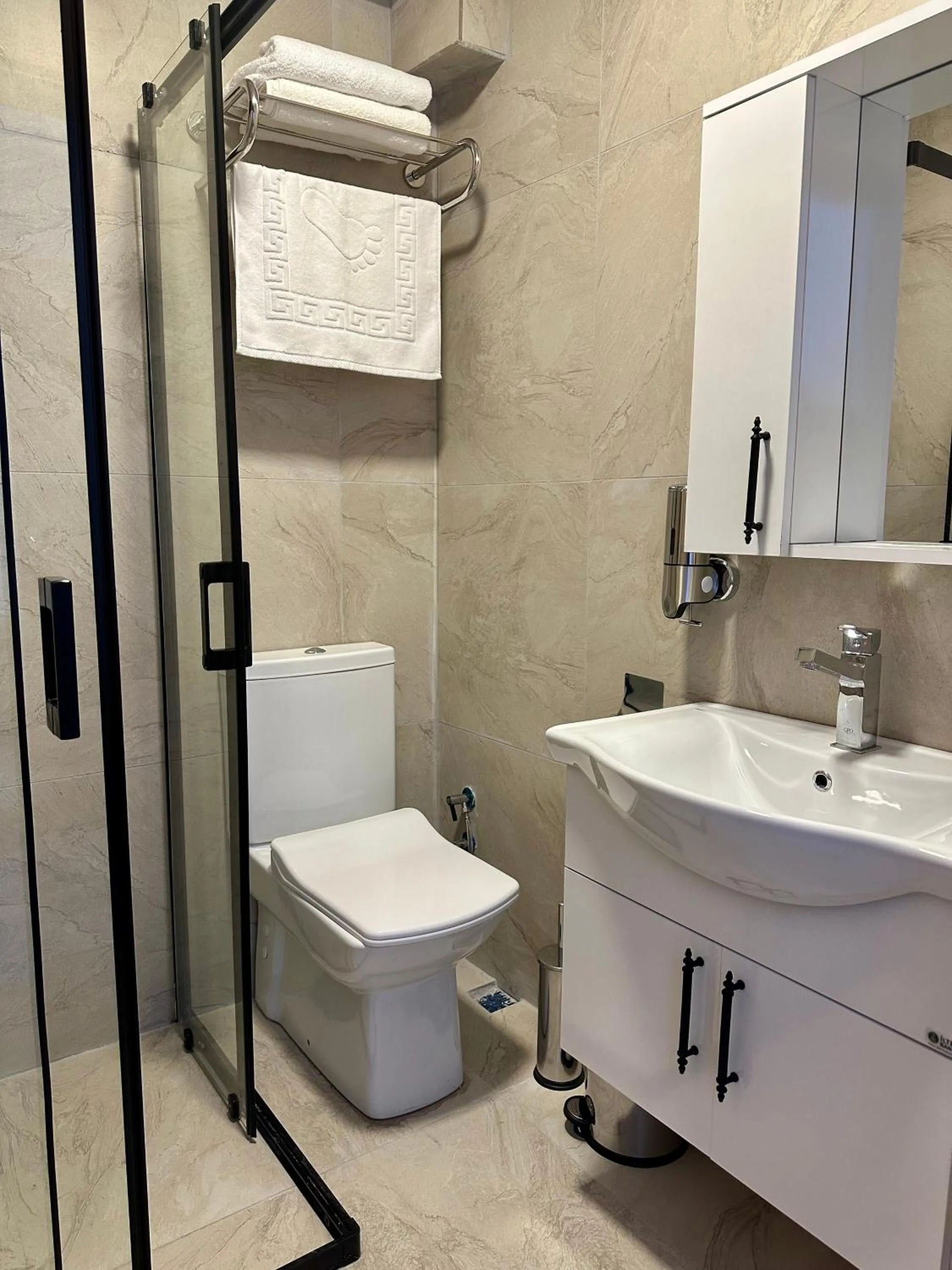 Shower in The Yücedağ Hotel