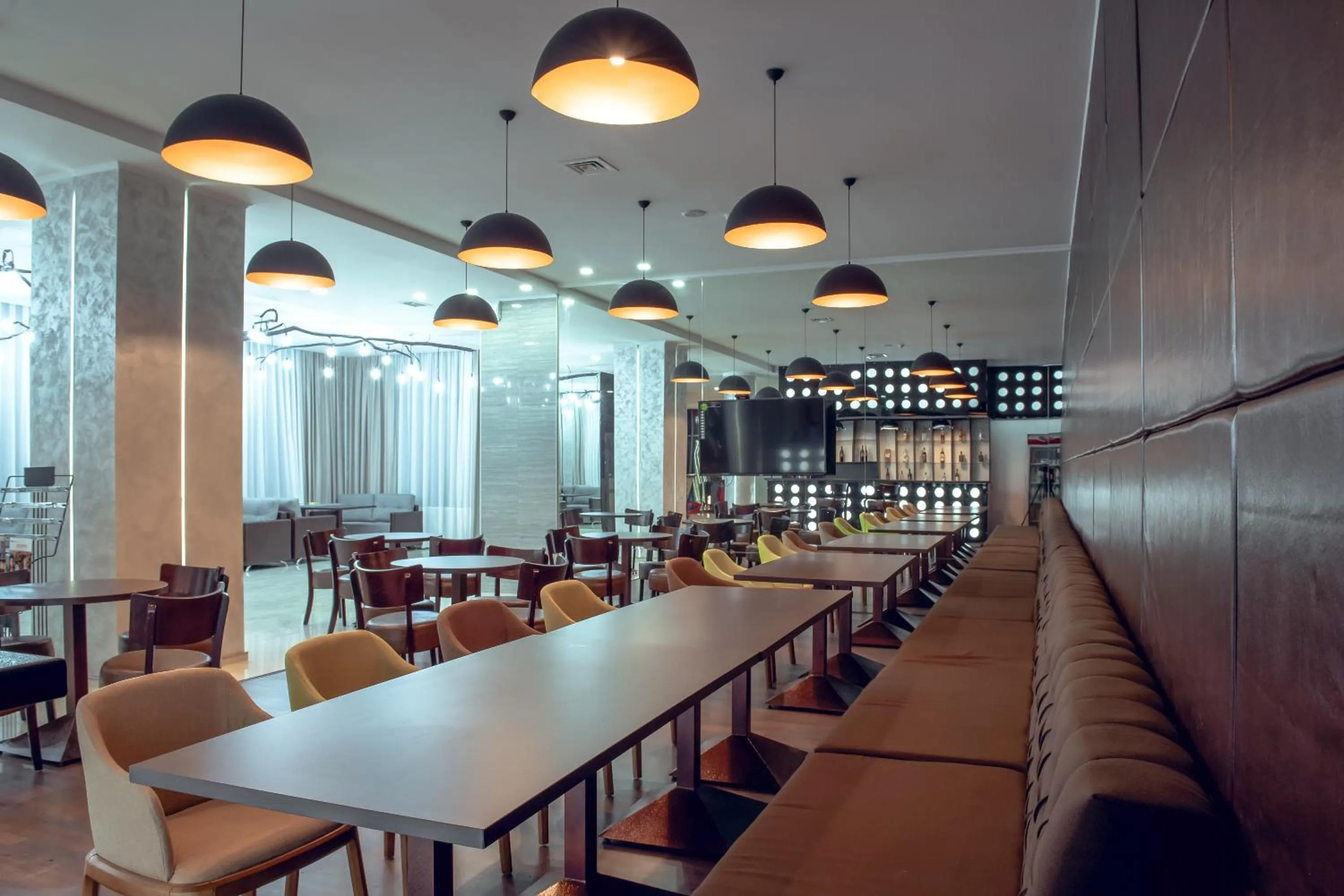 Restaurant/places to eat in Hotel Bridges Bishkek