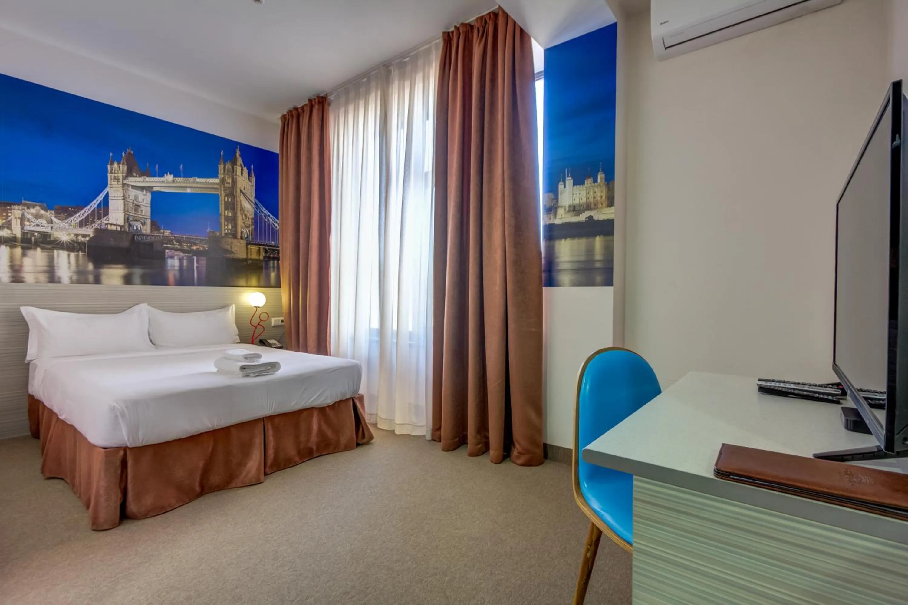 Nearby landmark, Bed in Hotel Bridges Bishkek