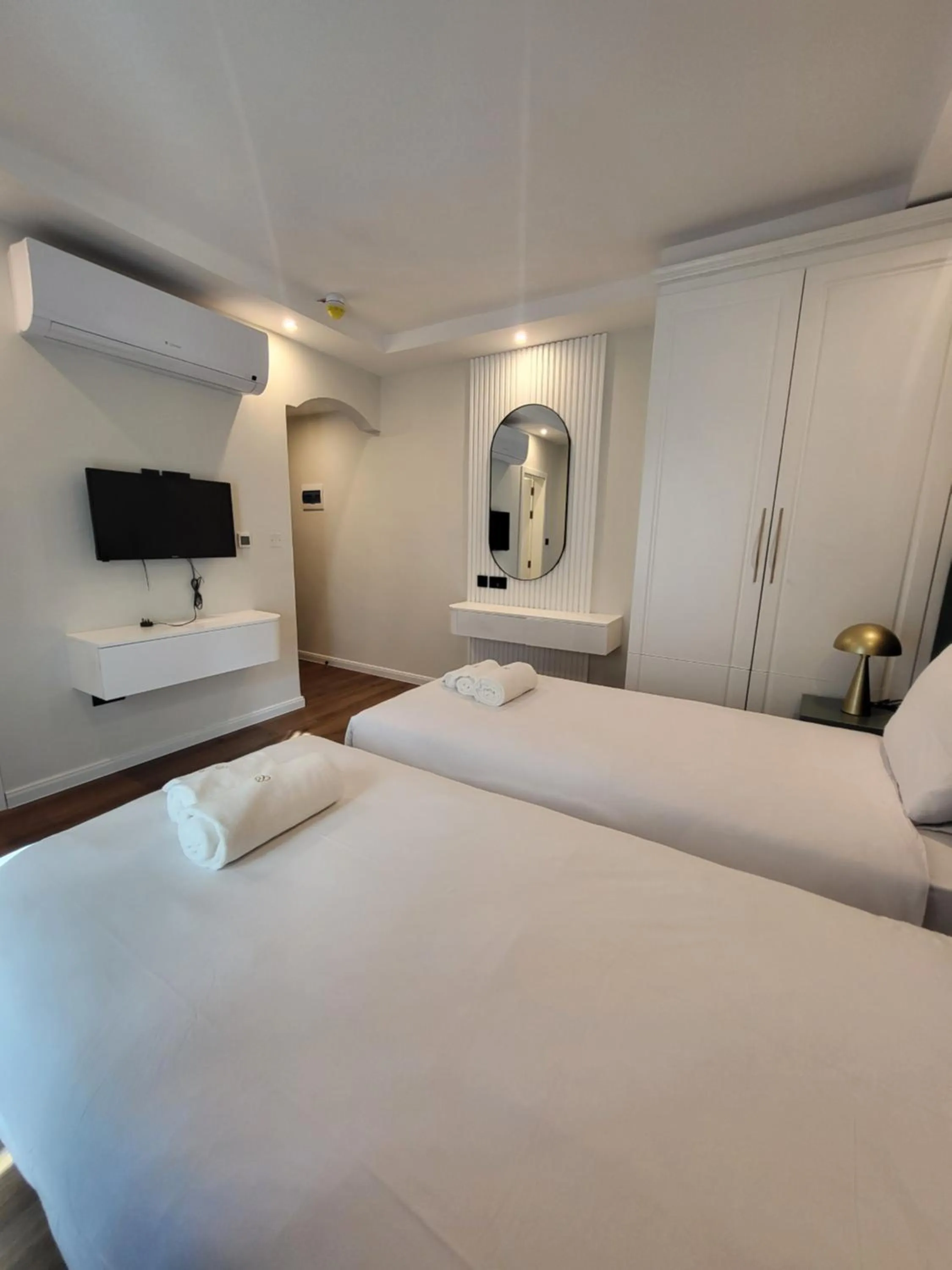 Bed in Carlton Hotel