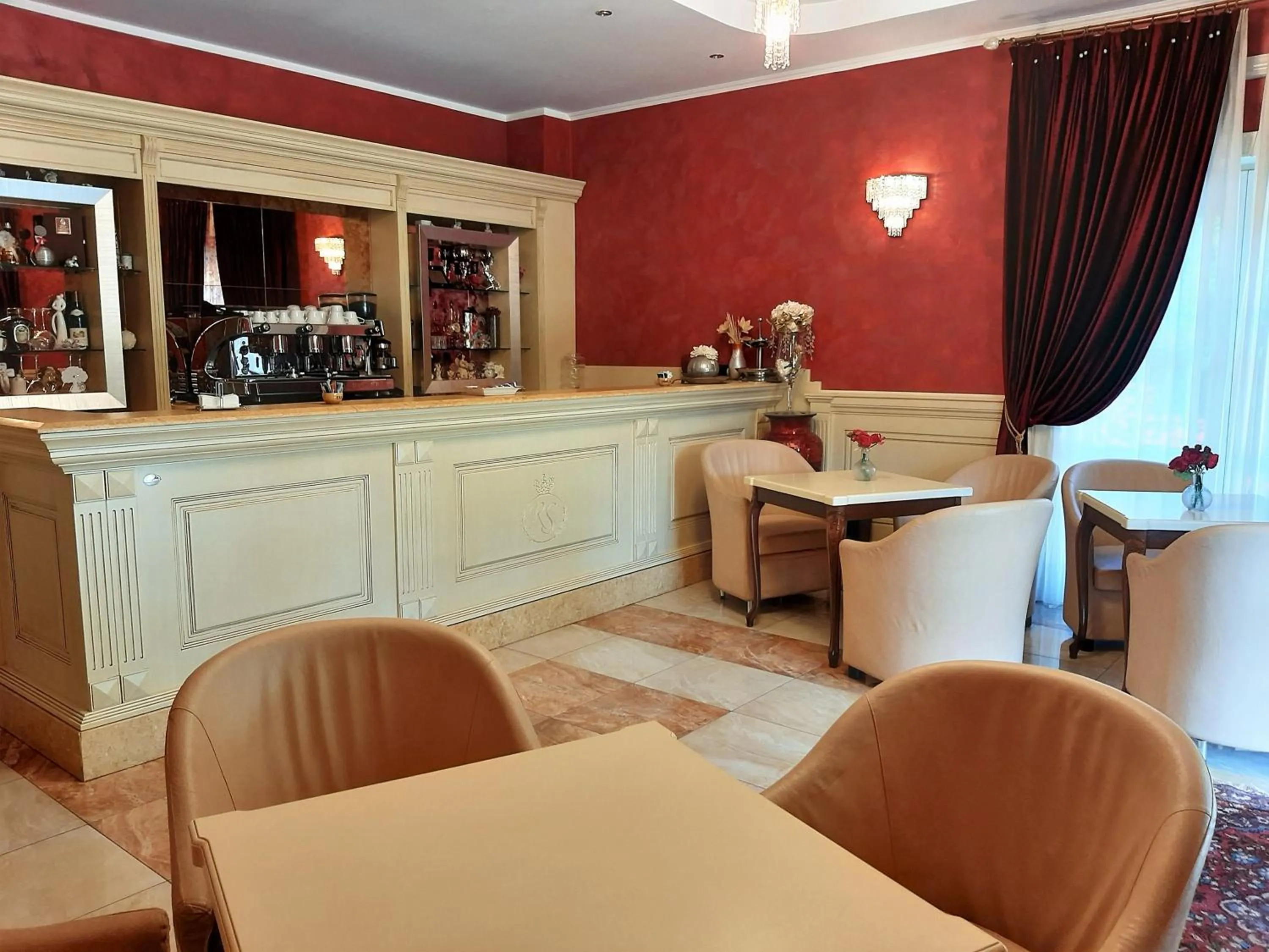 Lounge or bar in Regina di Saba - Hotel Villa per ricevimenti