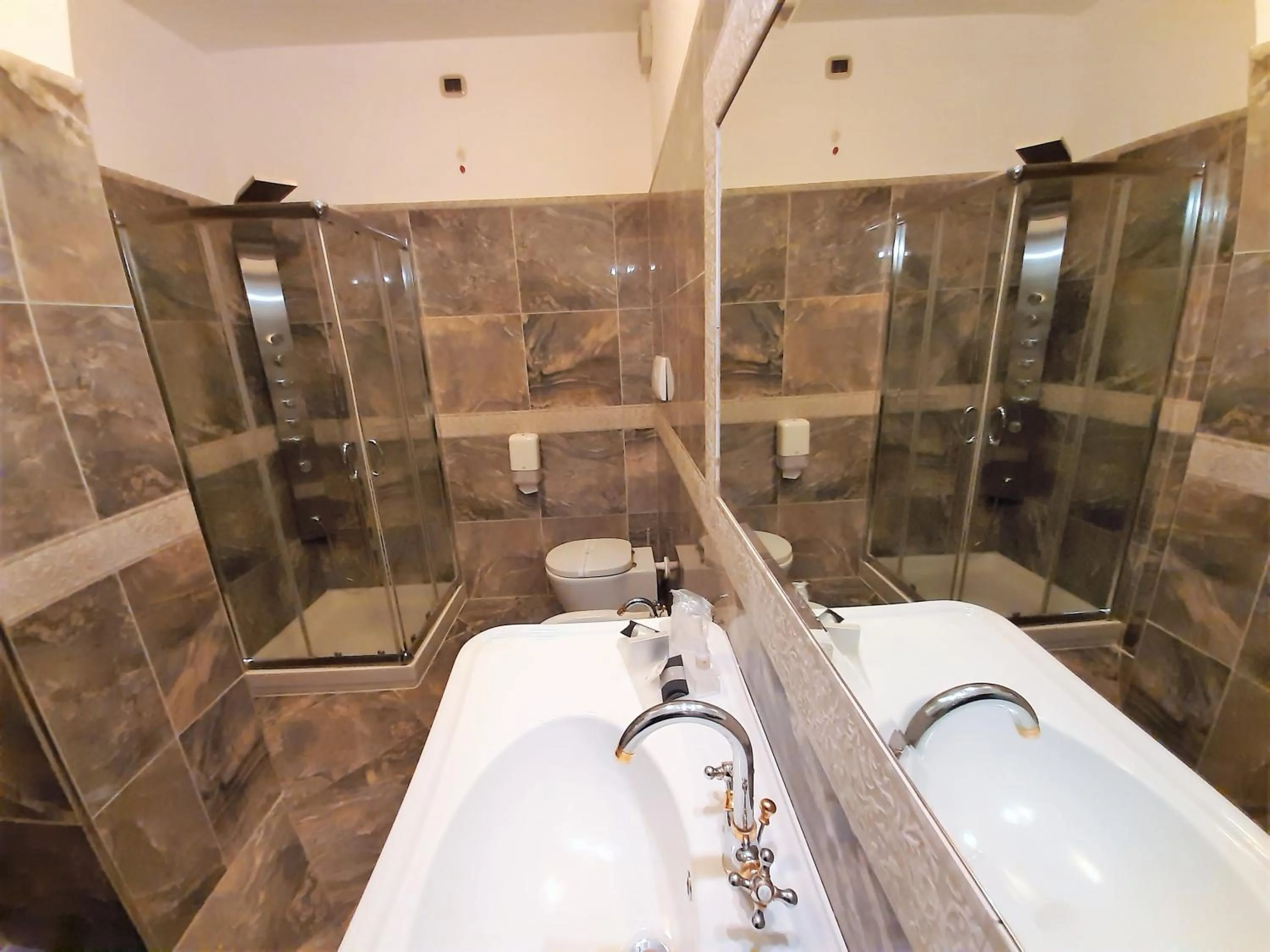 Bathroom in Regina di Saba - Hotel Villa per ricevimenti