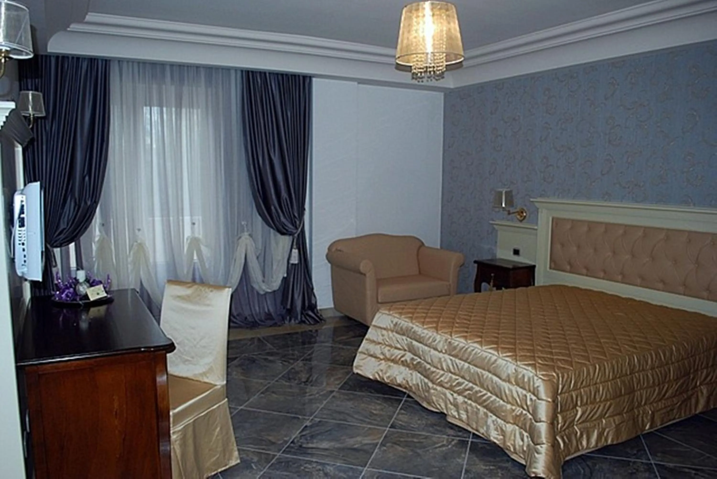 Photo of the whole room, Bed in Regina di Saba - Hotel Villa per ricevimenti