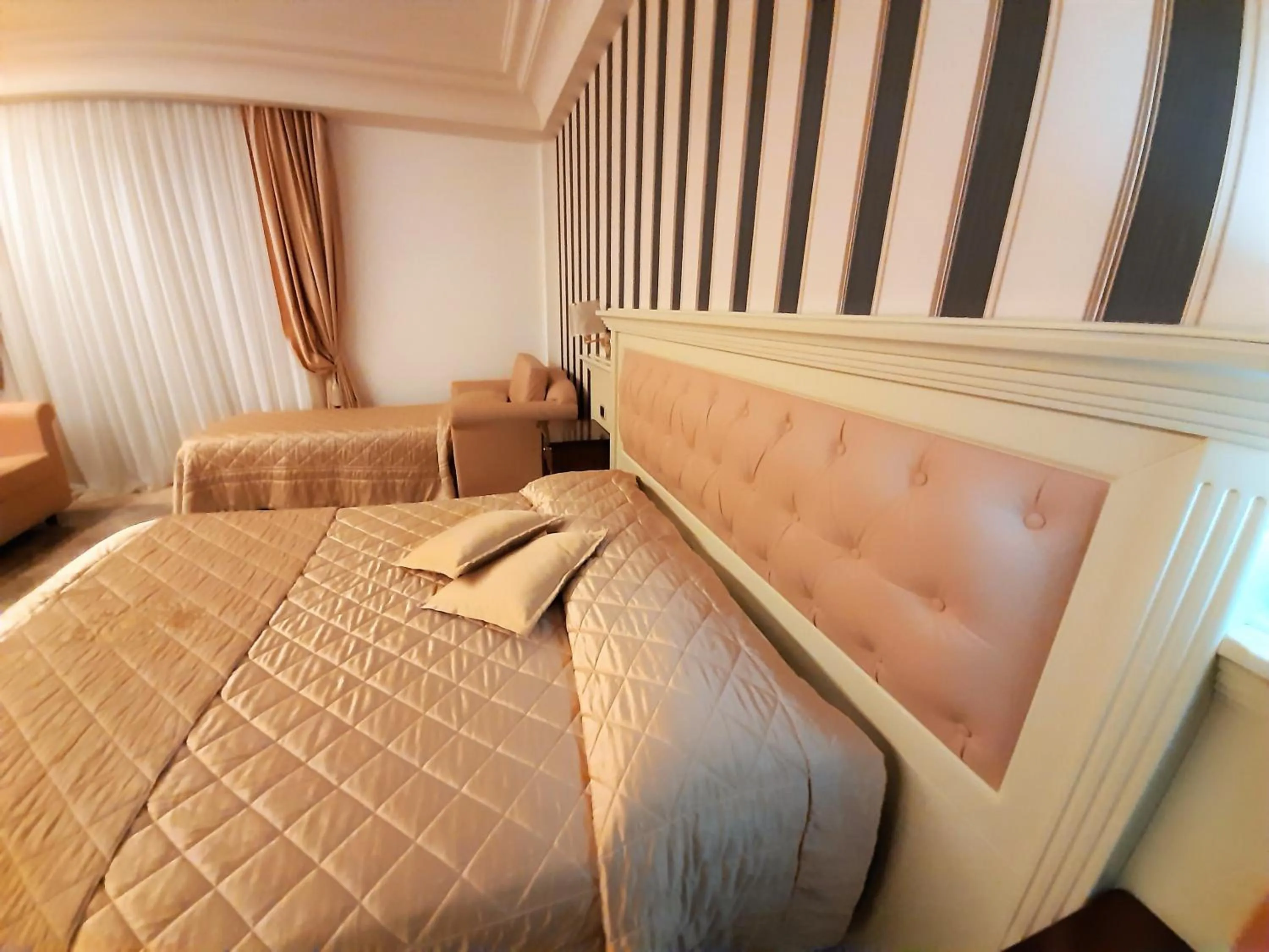 Photo of the whole room, Bed in Regina di Saba - Hotel Villa per ricevimenti