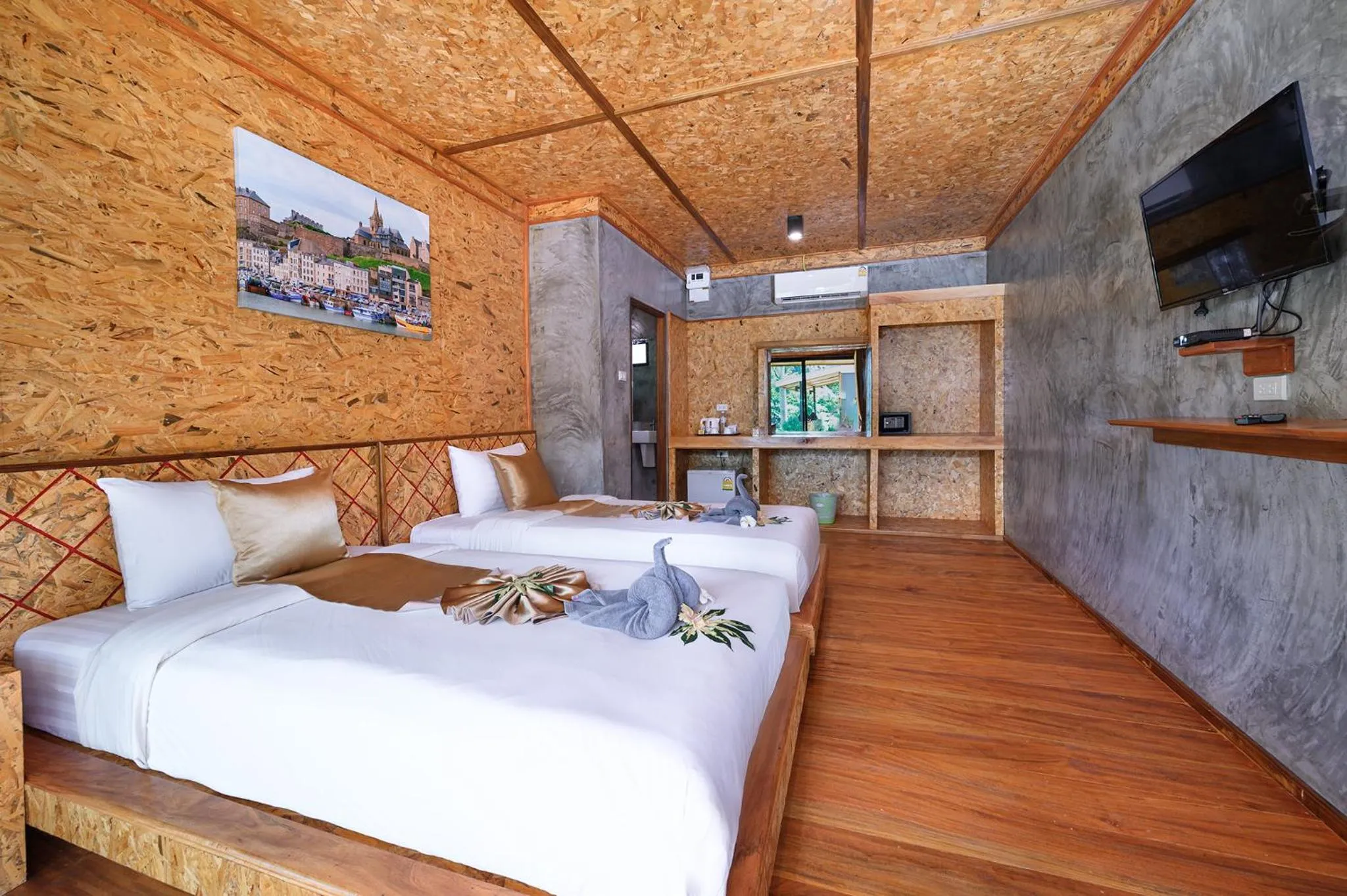 Photo of the whole room, Bed in Baan Check In