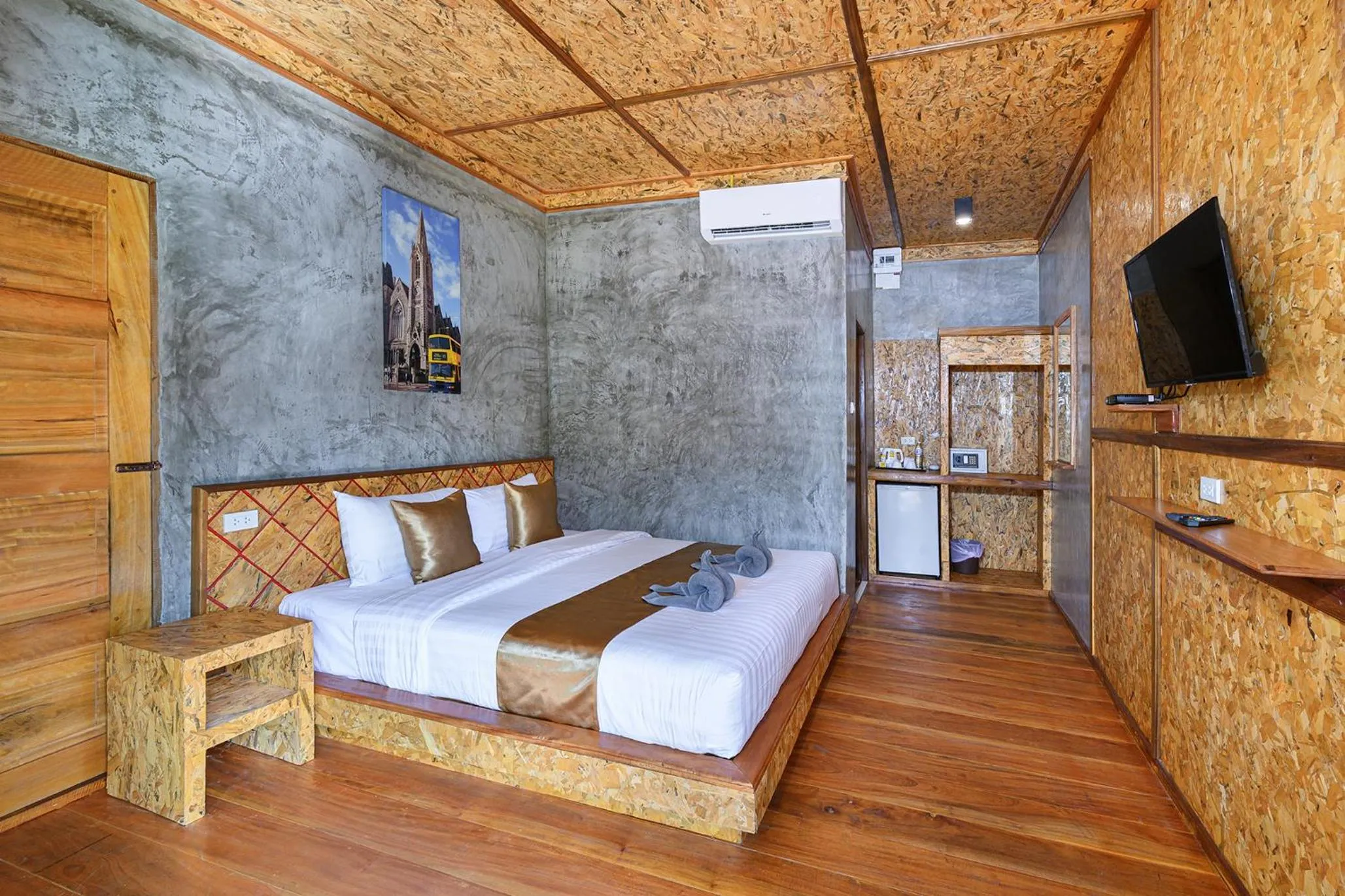 Photo of the whole room, Bed in Baan Check In