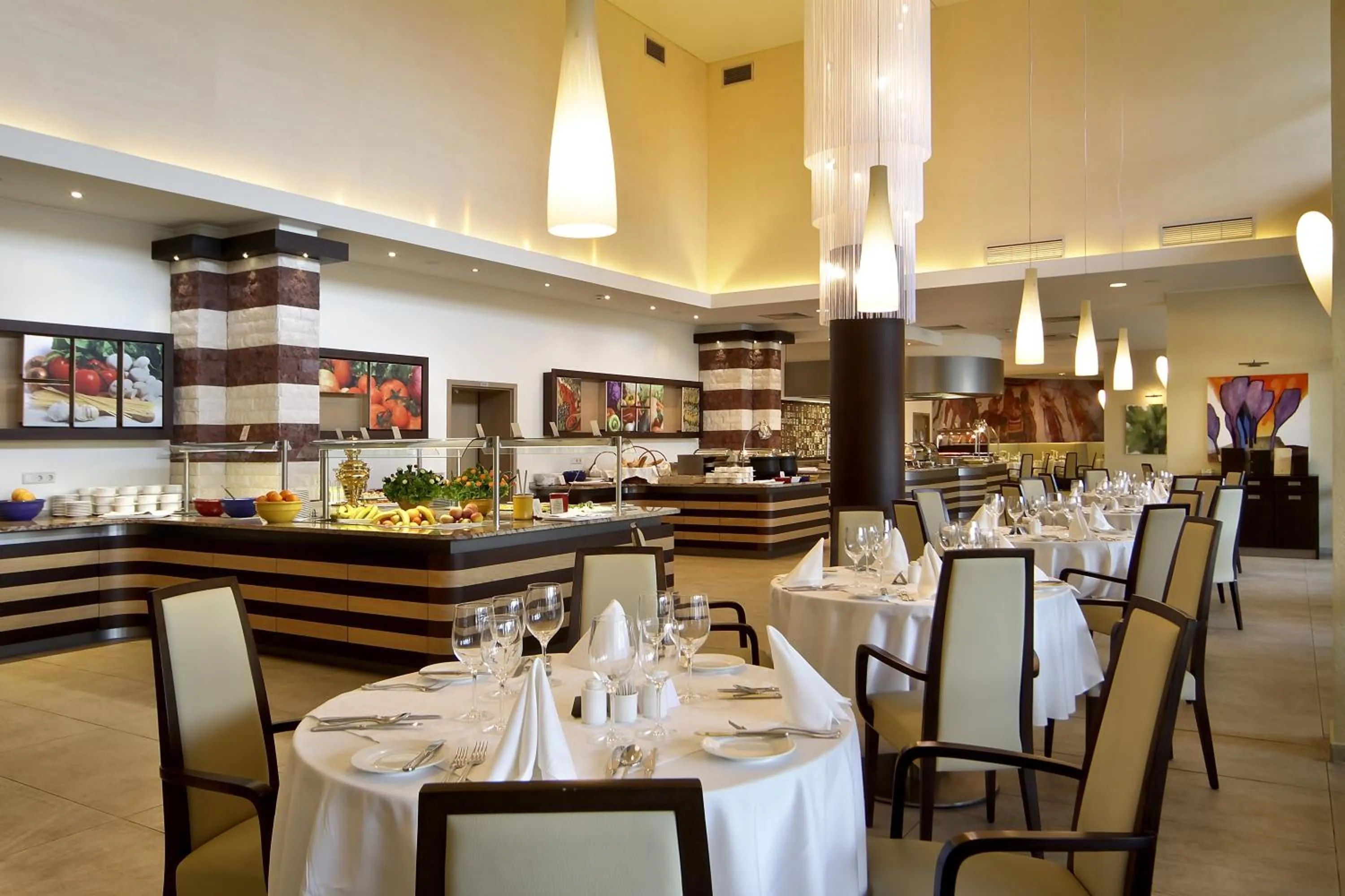 Restaurant/places to eat in Flamingo Grand Hotel & Spa