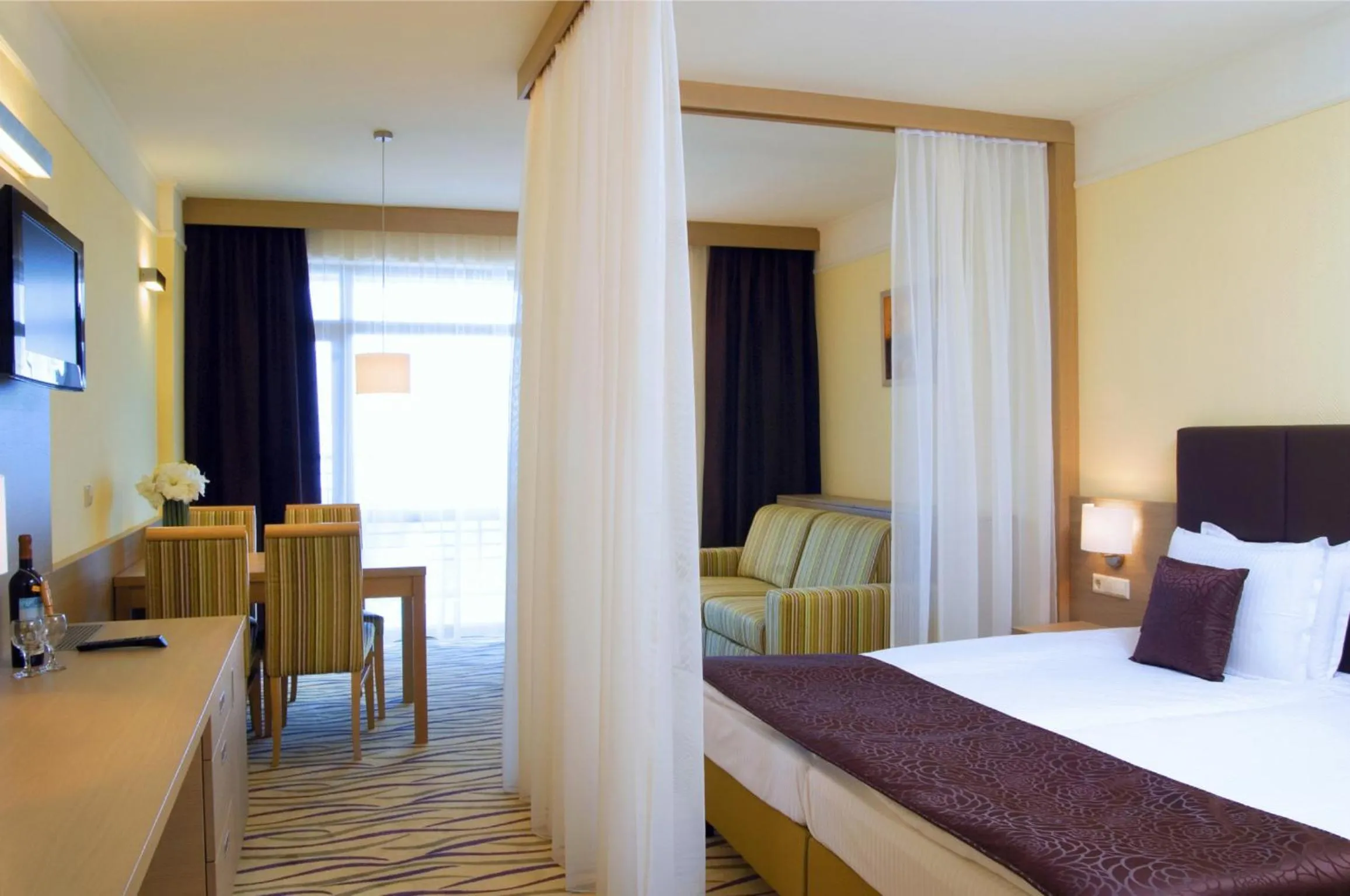 Photo of the whole room, Bed in Flamingo Grand Hotel & Spa