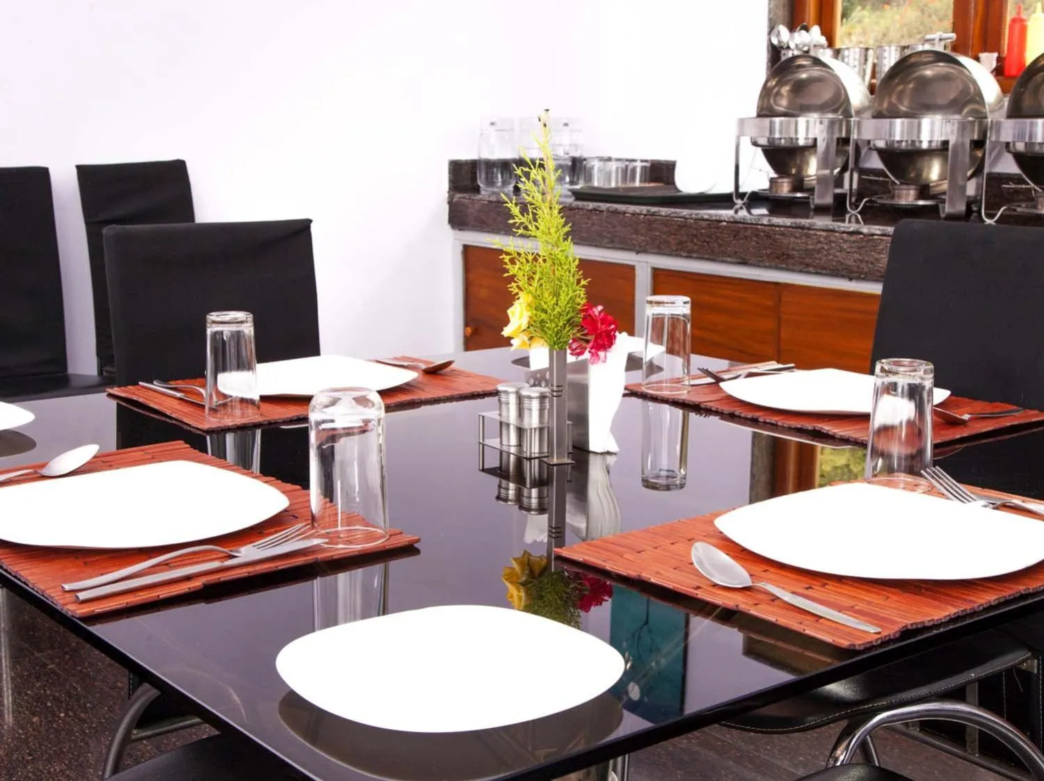 Restaurant/places to eat in Mount n Mist