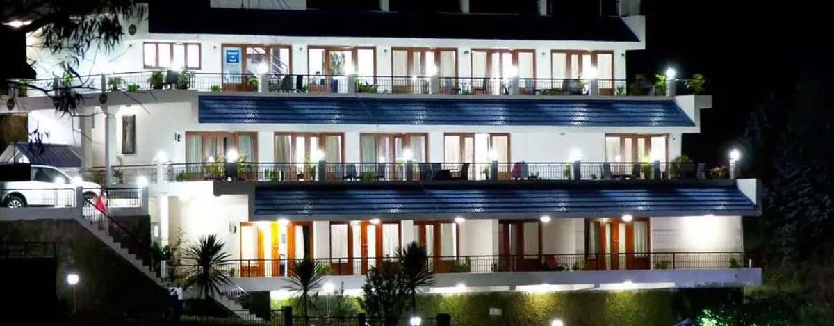 Night in Mount n Mist