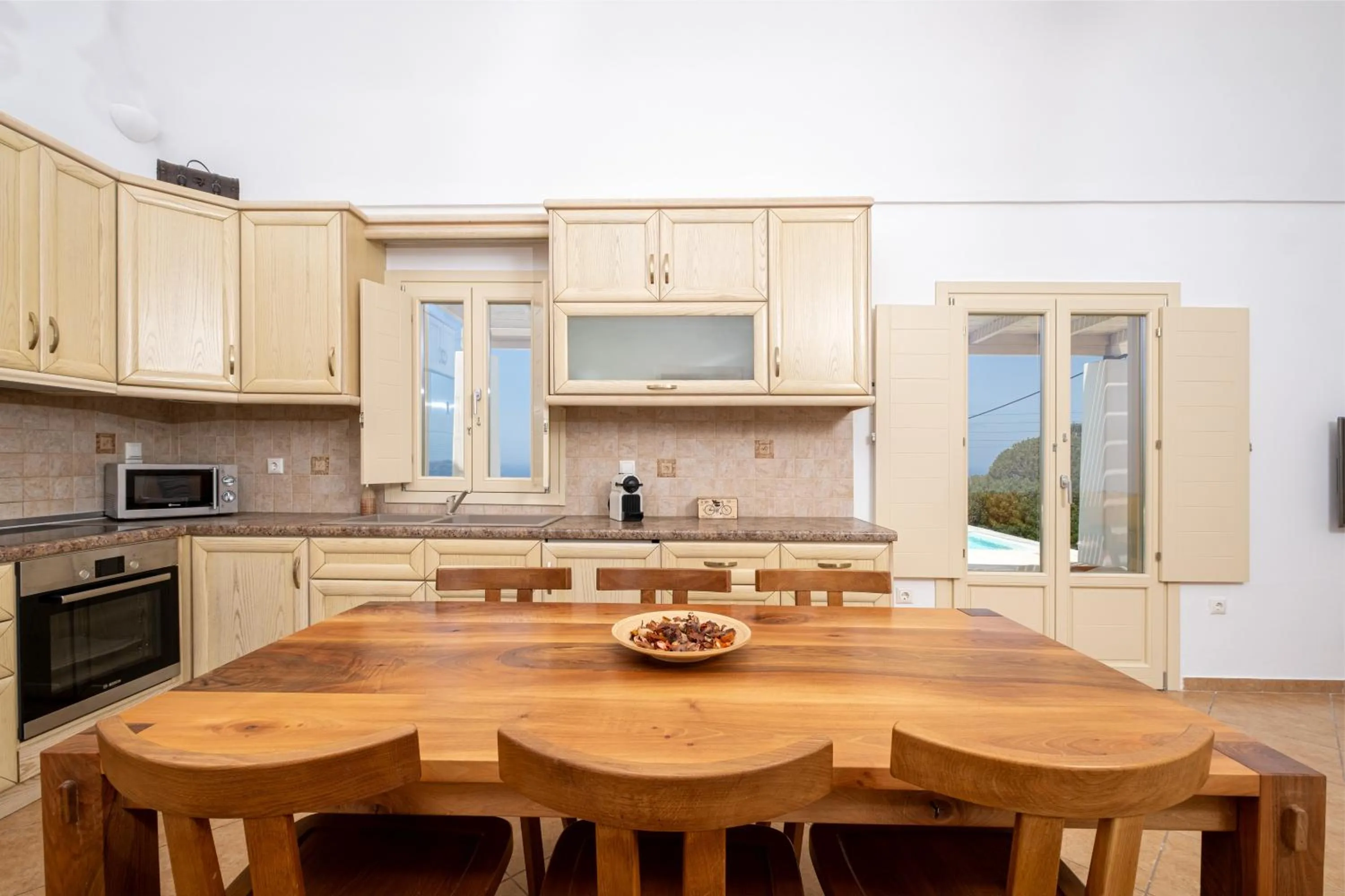 Coffee/tea facilities in White Orchid Villa