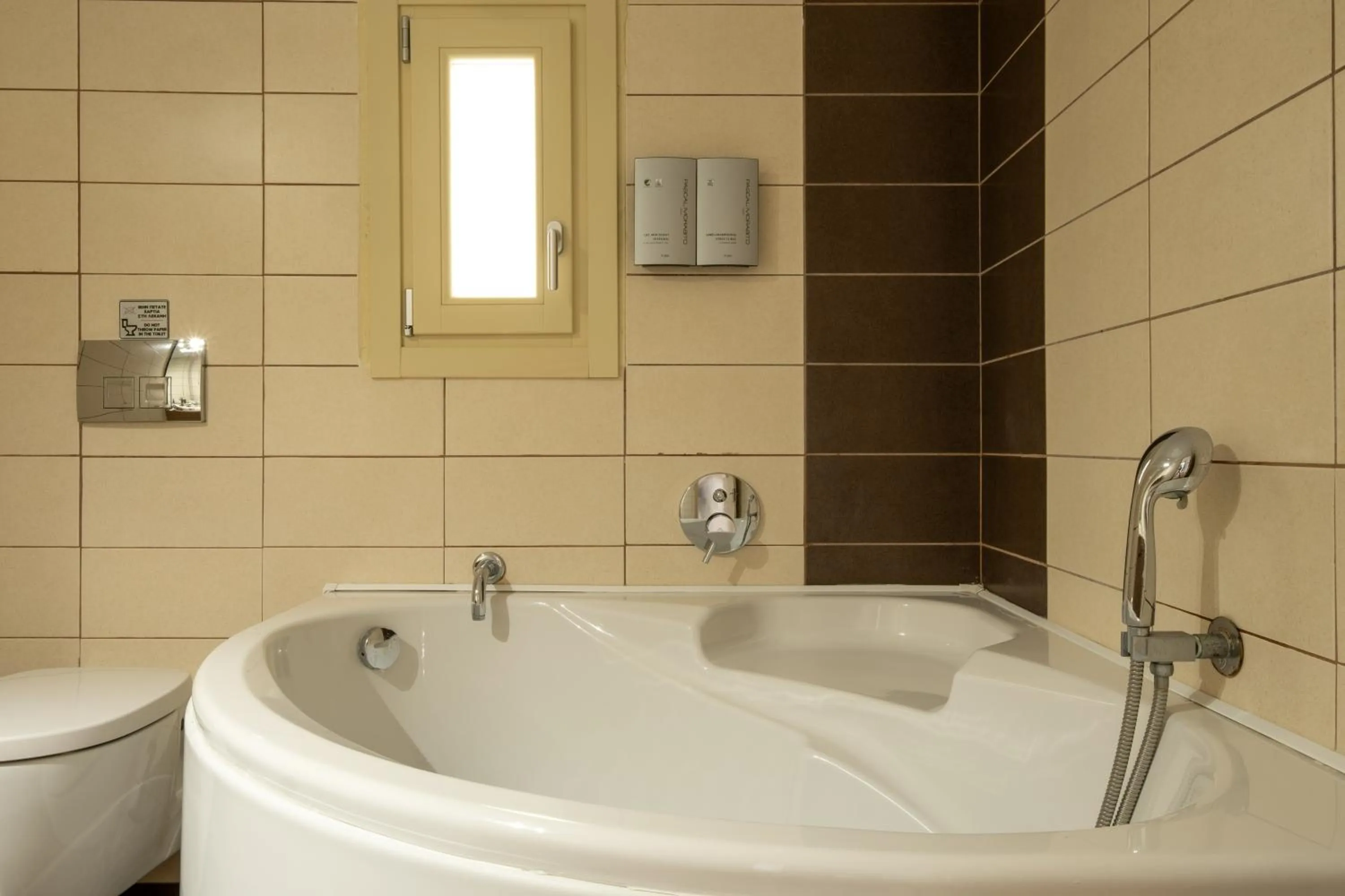 Bathroom in White Orchid Villa