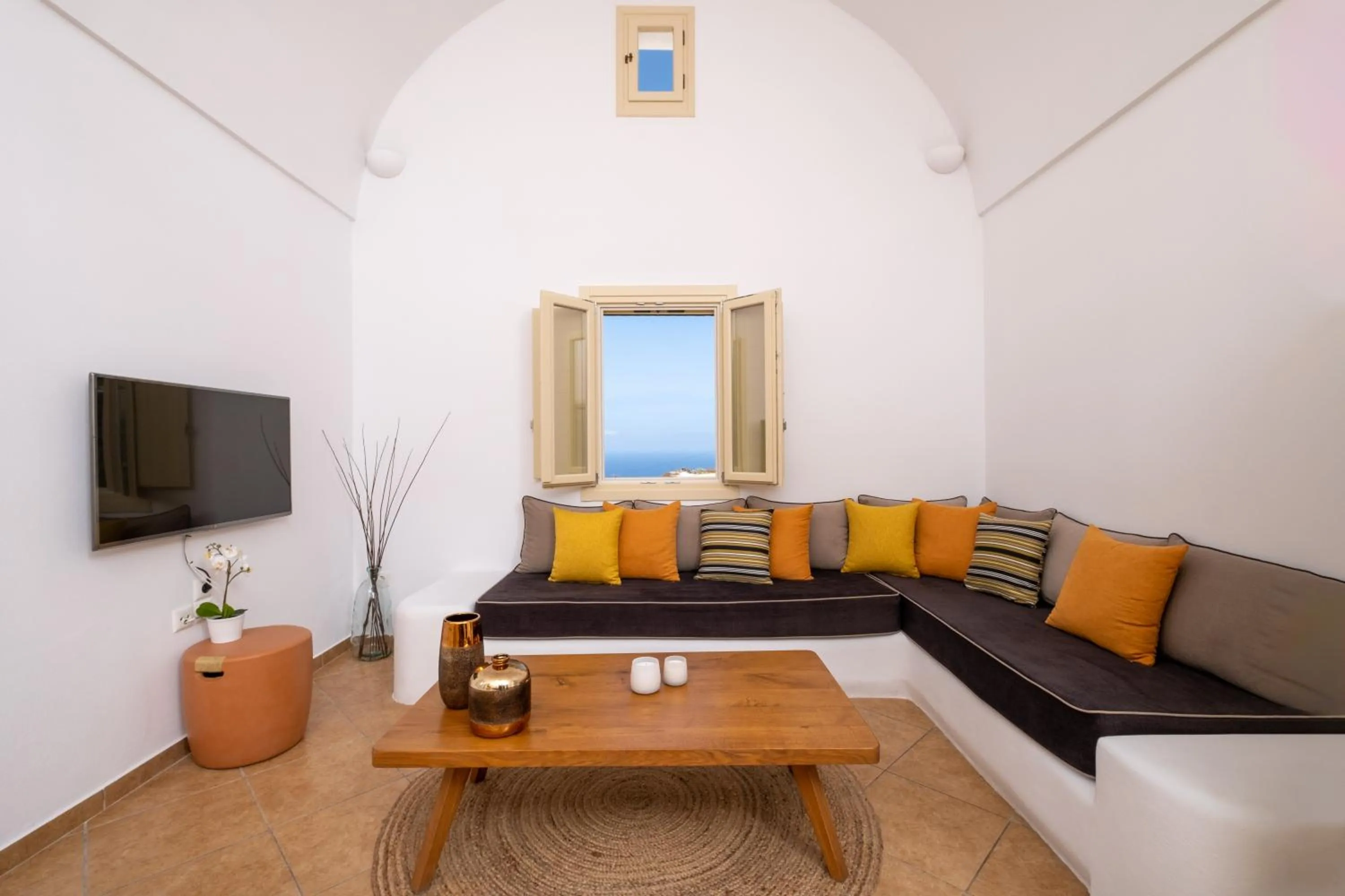 TV and multimedia in White Orchid Villa