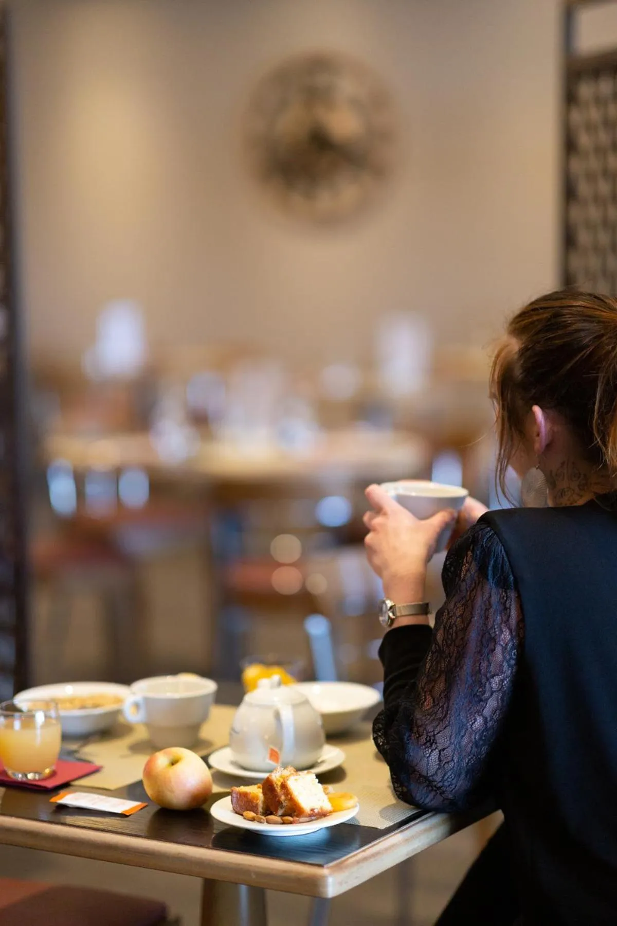 Breakfast in Hôtel Confort Le Moulin Rouge