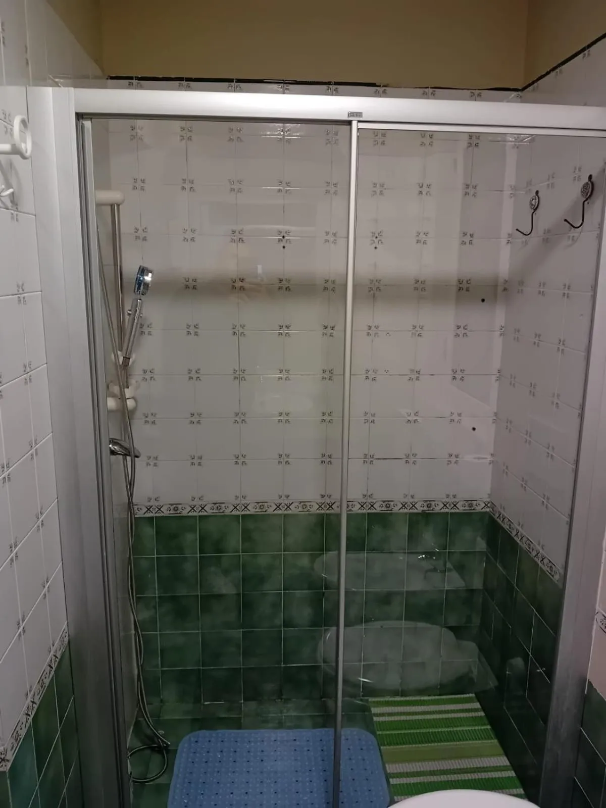 Shower in pergolesi