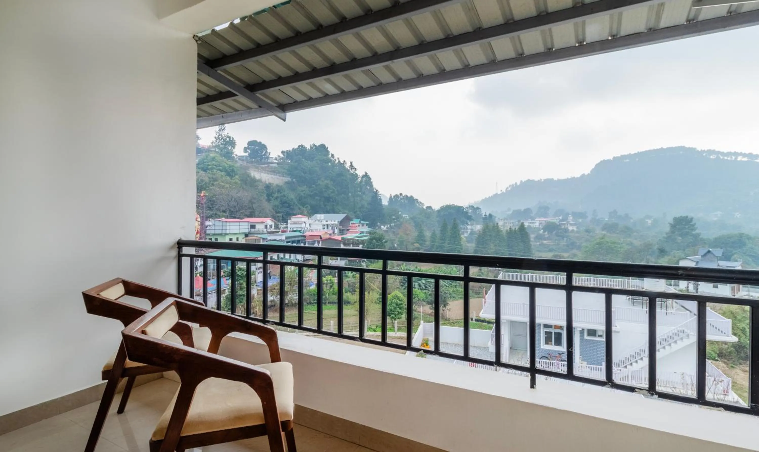 Balcony/Terrace in Treebo Spring Birds - Kainchi Dham