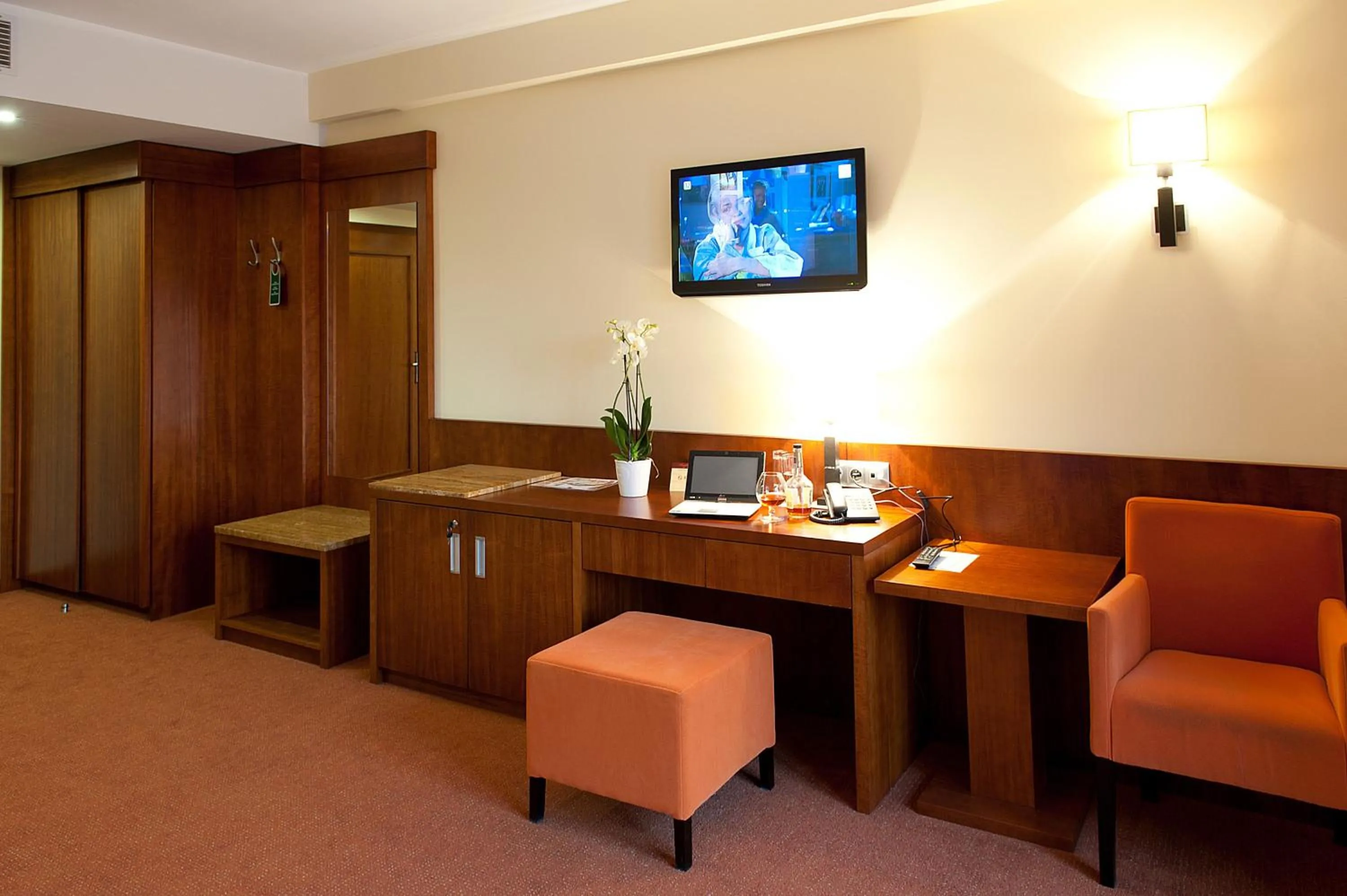 Photo of the whole room in Hotel Amadeus