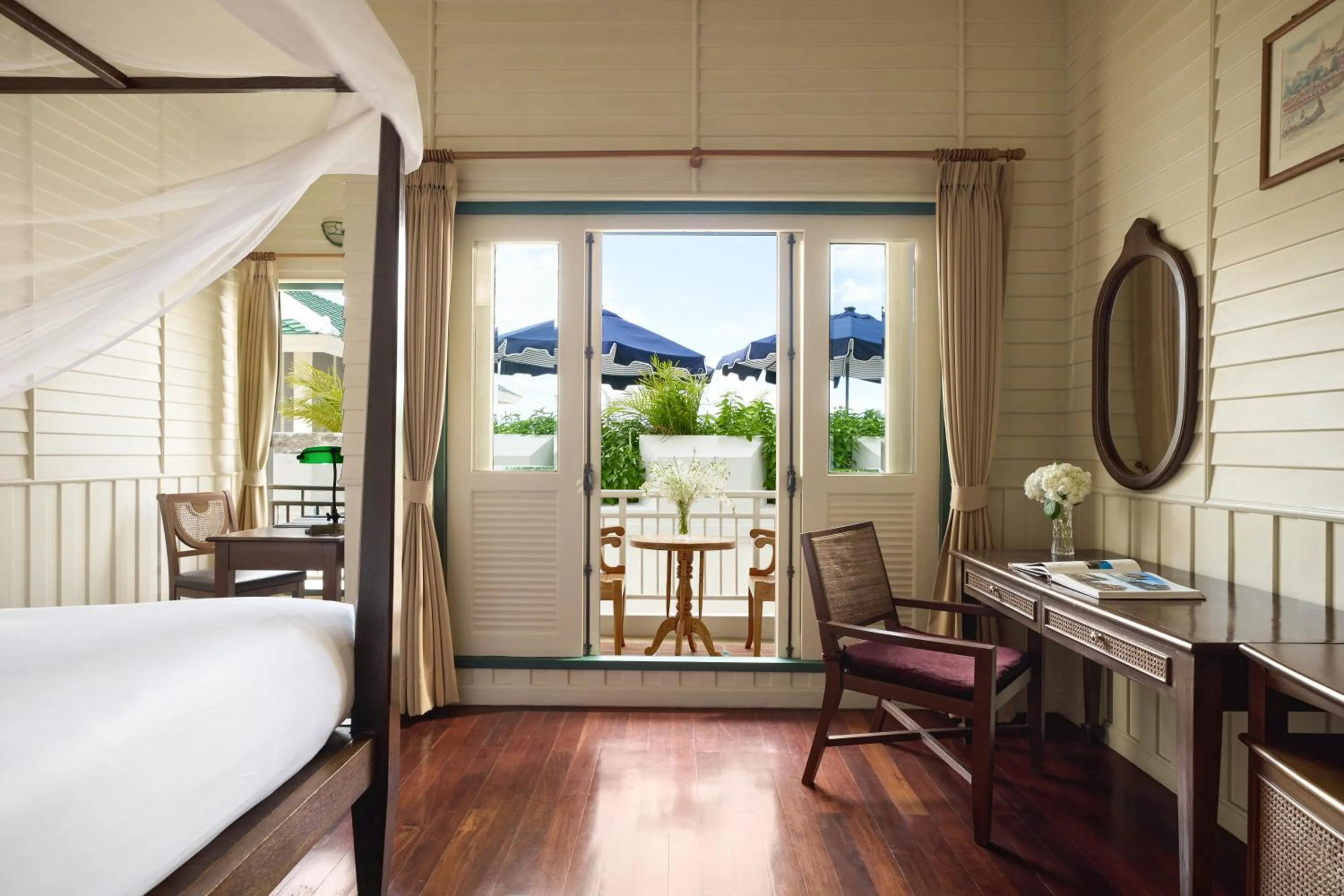 View (from property/room), Bed in Kalanan Riverside Resort