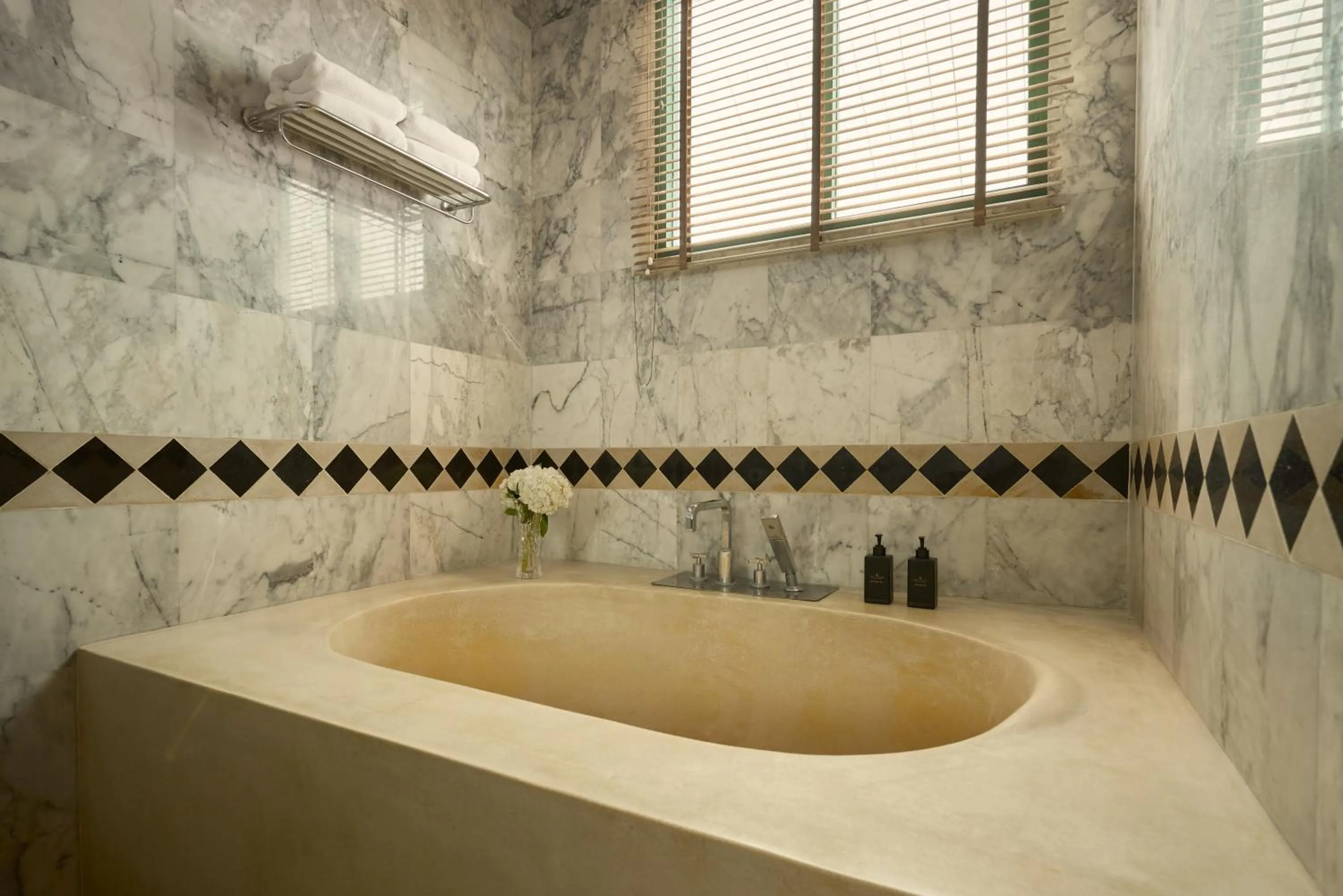 Bath in Kalanan Riverside Resort