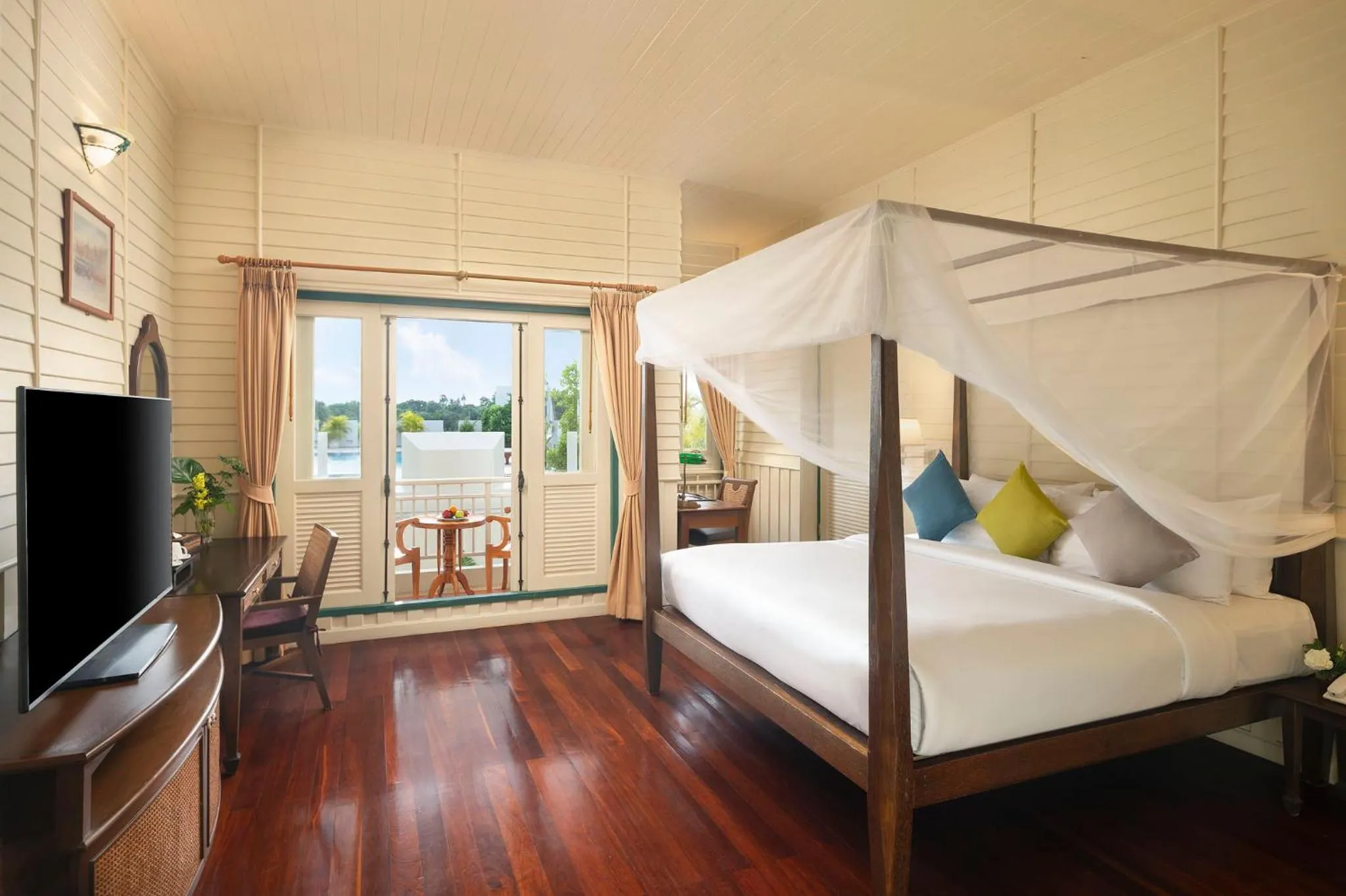 Bed in Kalanan Riverside Resort