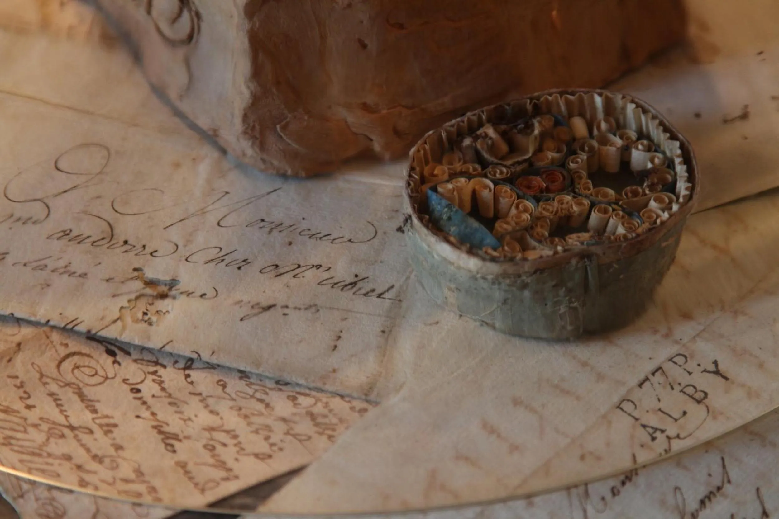 Decorative detail in Domaine du Buc, Le Château