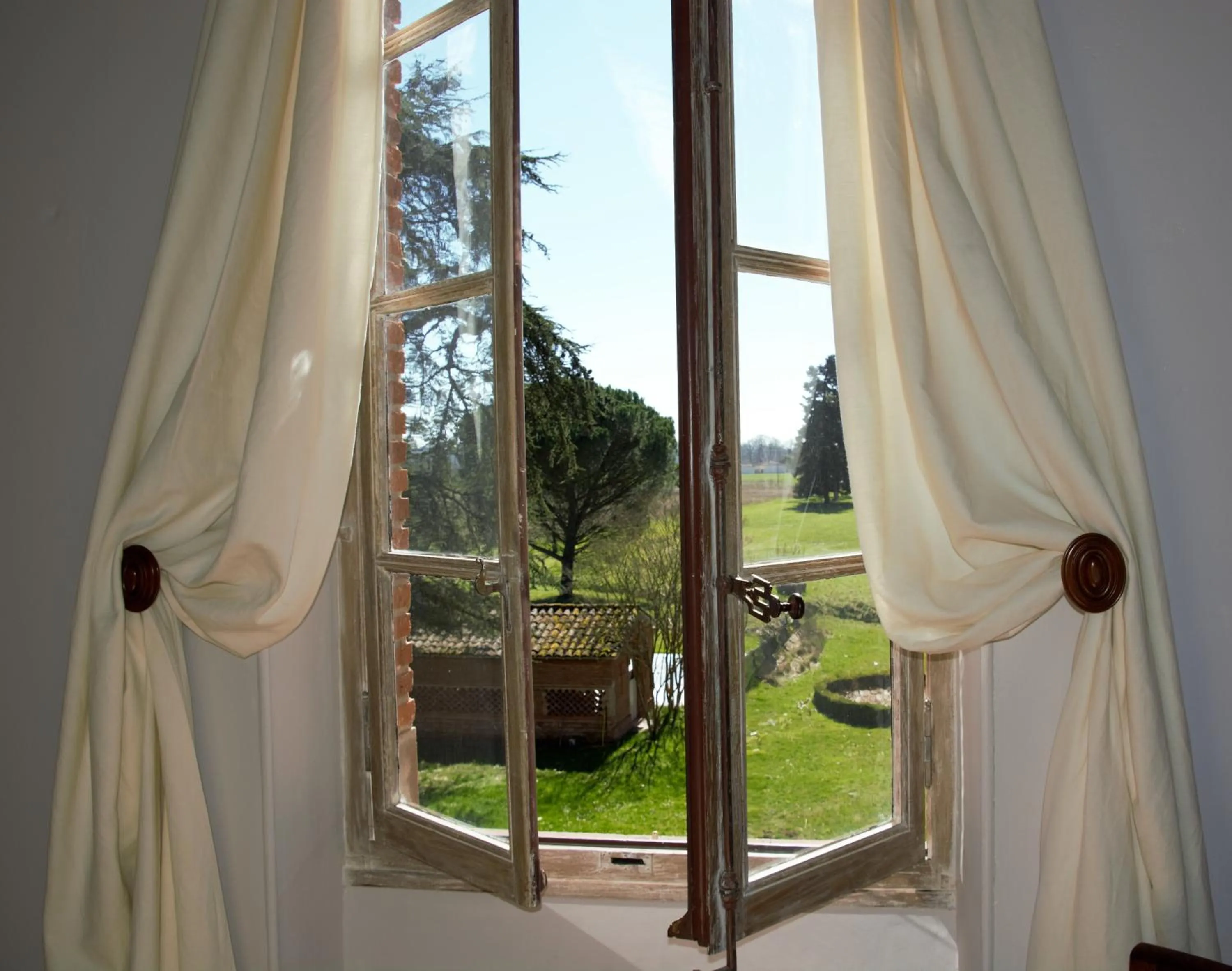 Garden view in Domaine du Buc, Le Château