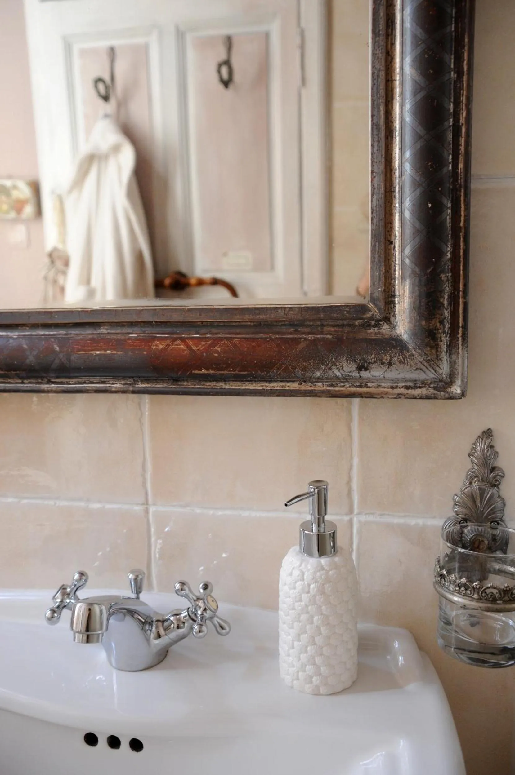 Bathroom in Domaine du Buc, Le Château