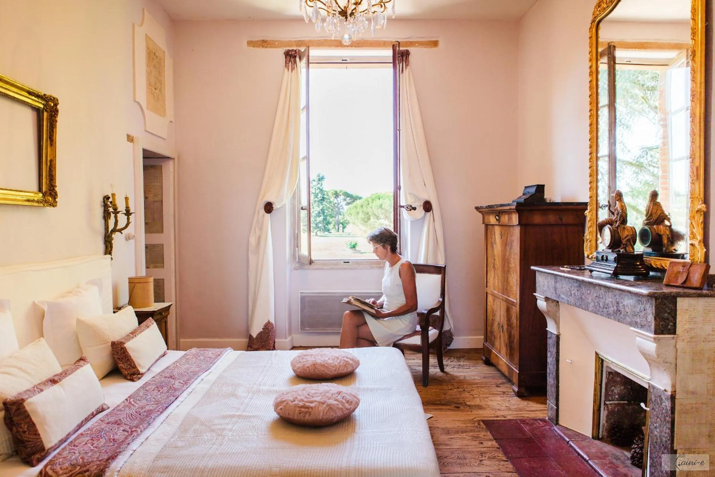 Staff, Bed in Domaine du Buc, Le Château
