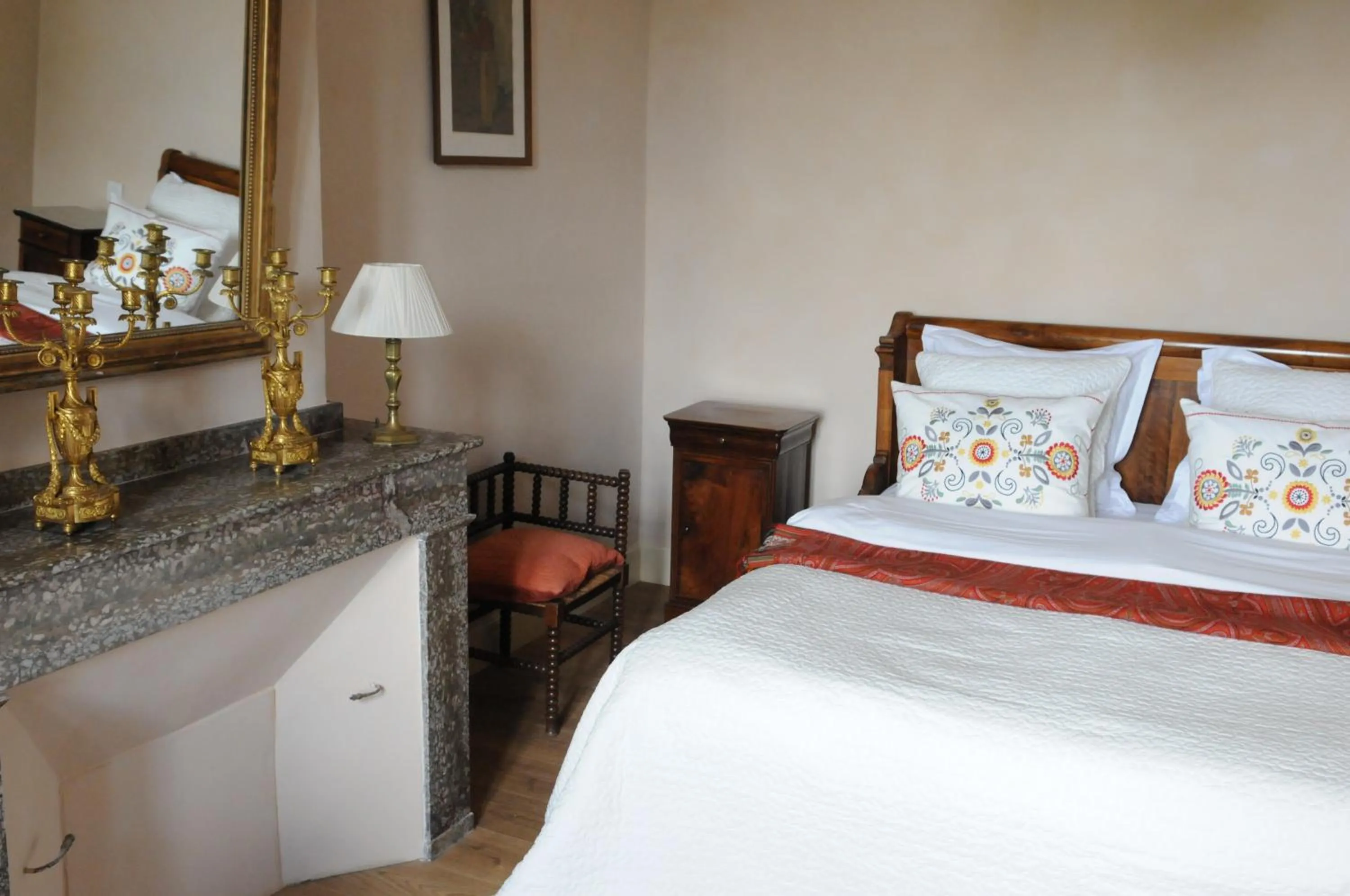 Photo of the whole room, Bed in Domaine du Buc, Le Château