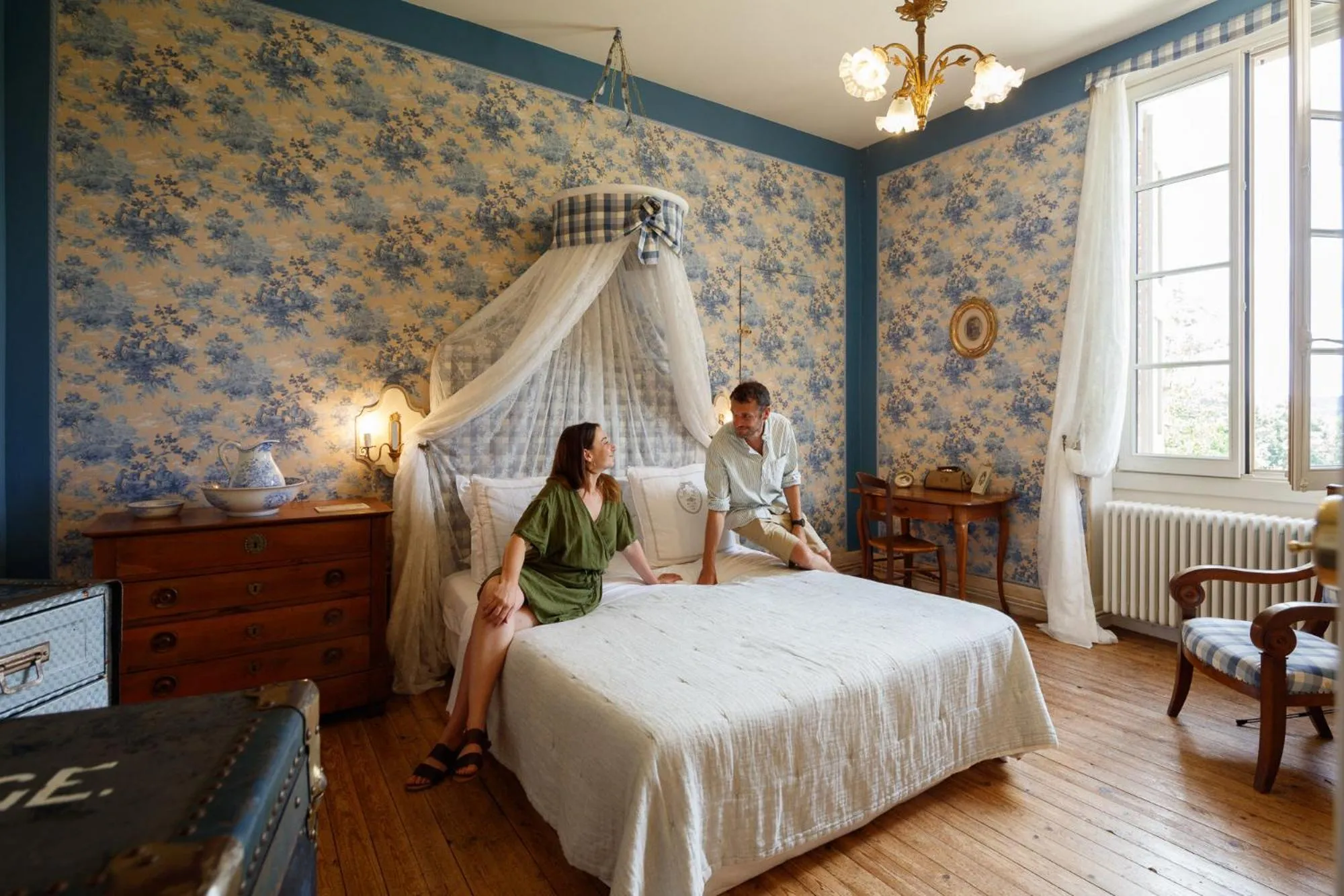 Photo of the whole room, Bed in Domaine du Buc, Le Château