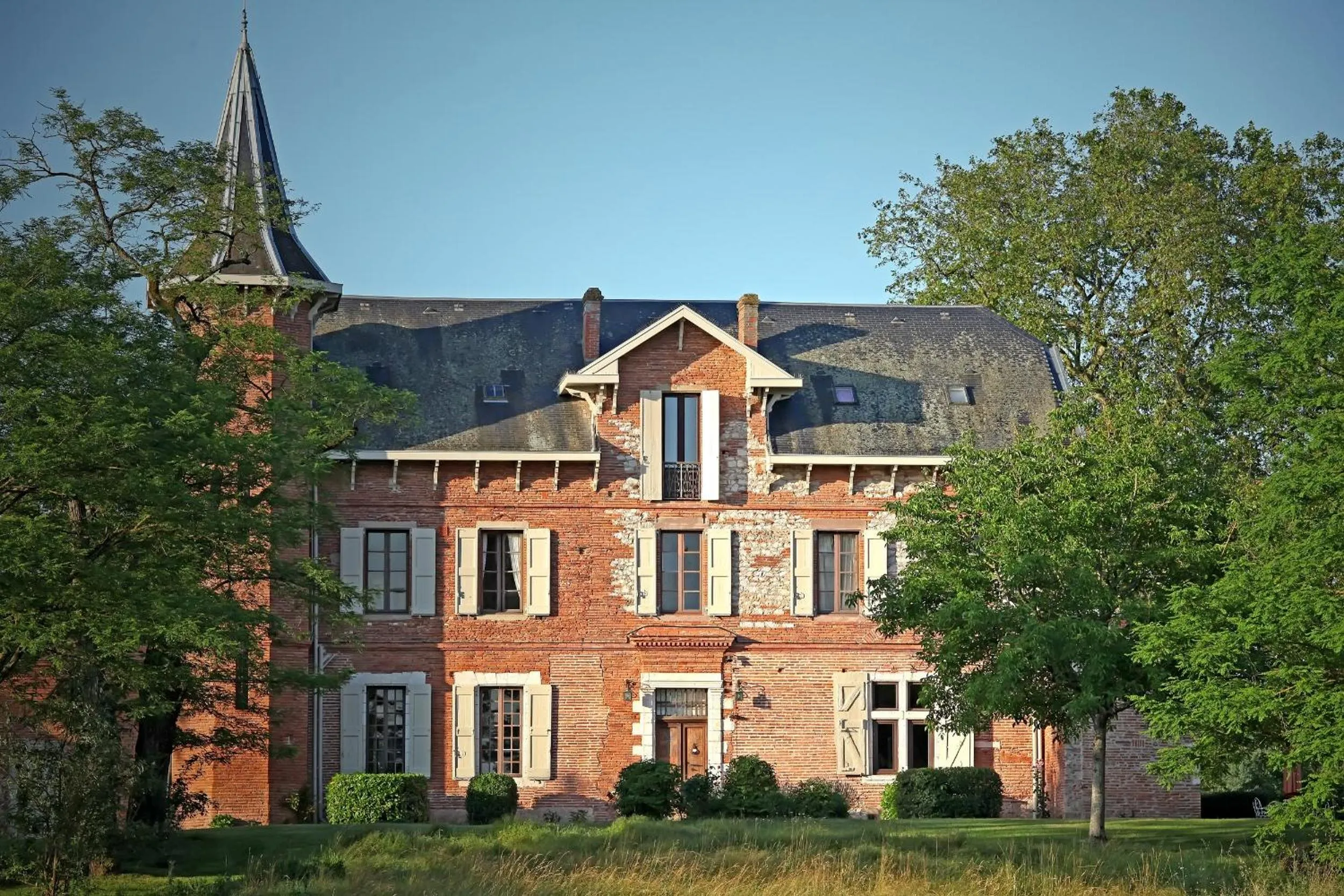 Facade/entrance in Domaine du Buc, Le Château