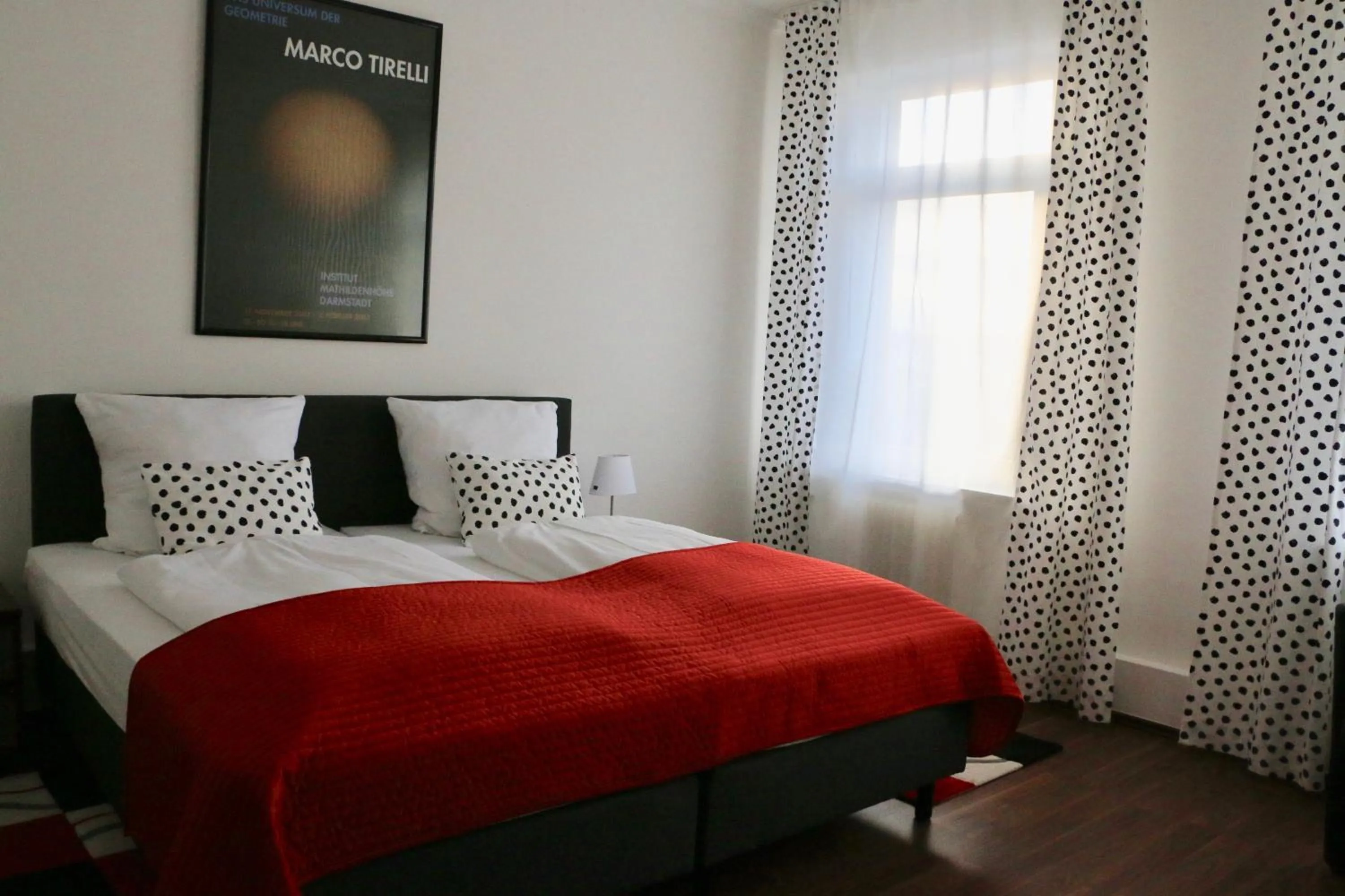 Photo of the whole room, Bed in Casa Hotel Neu-Isenburg