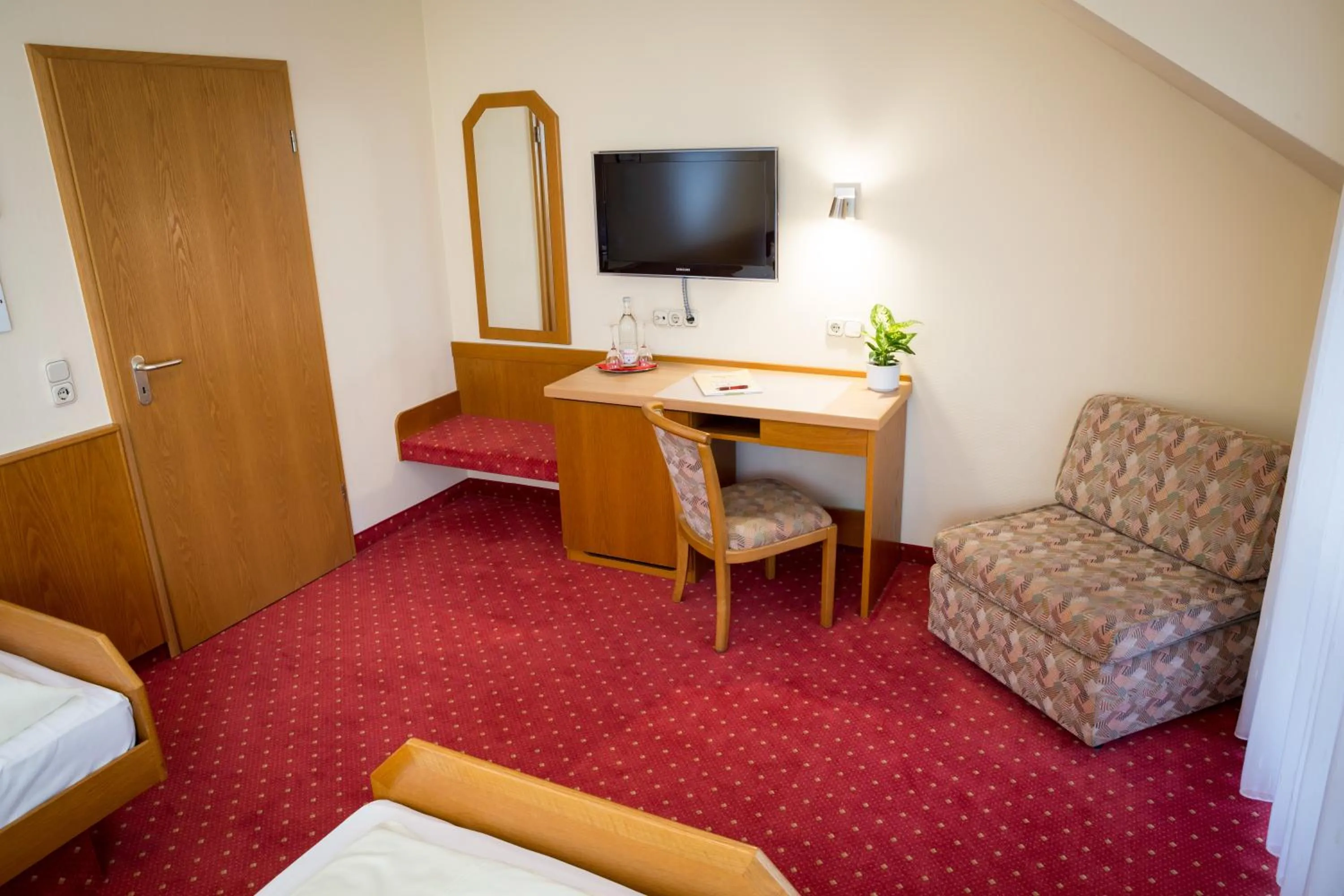 Photo of the whole room, Bed in Gasthof-Hotel Harth