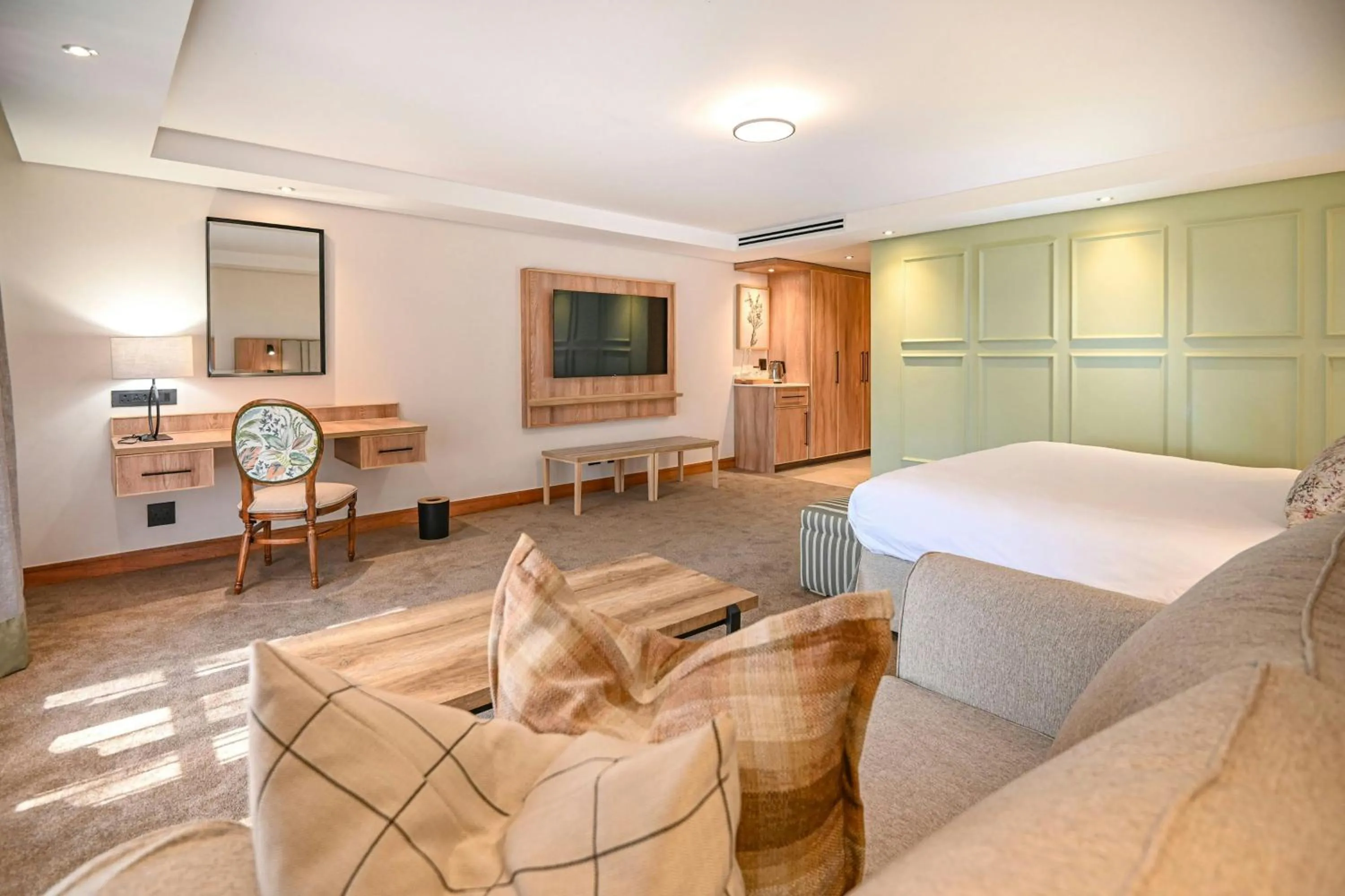 Photo of the whole room, Bed in Irene Country Hotel, Autograph Collection